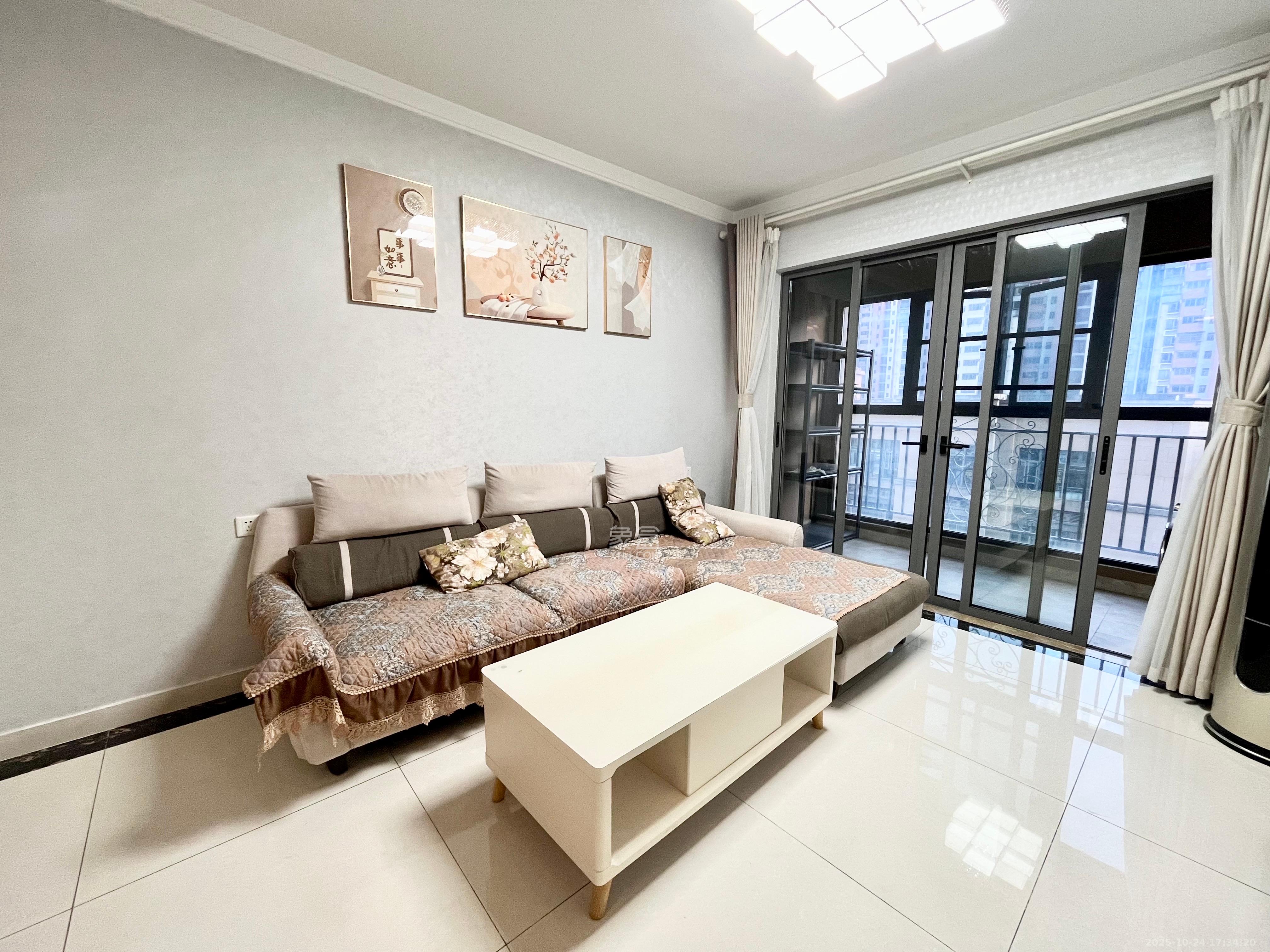 珠江郦城公园1号  2室2厅1卫    2600.0元/月室内图1