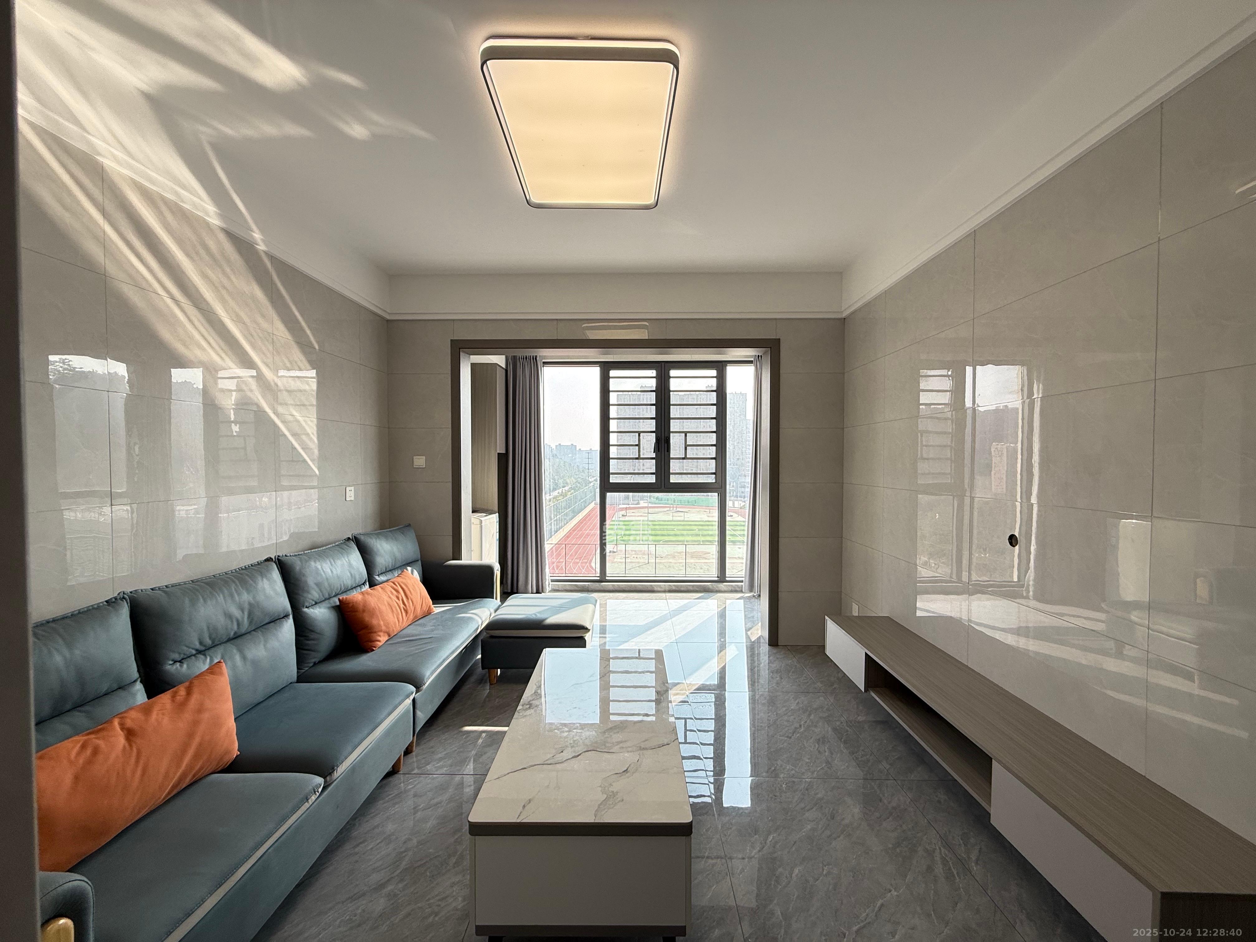 谷峰安置小区(惟德园)  2室2厅1卫    1850.0元/月 谷峰安置小区(惟德园)  2室2厅1卫    1850.0元/月室内图