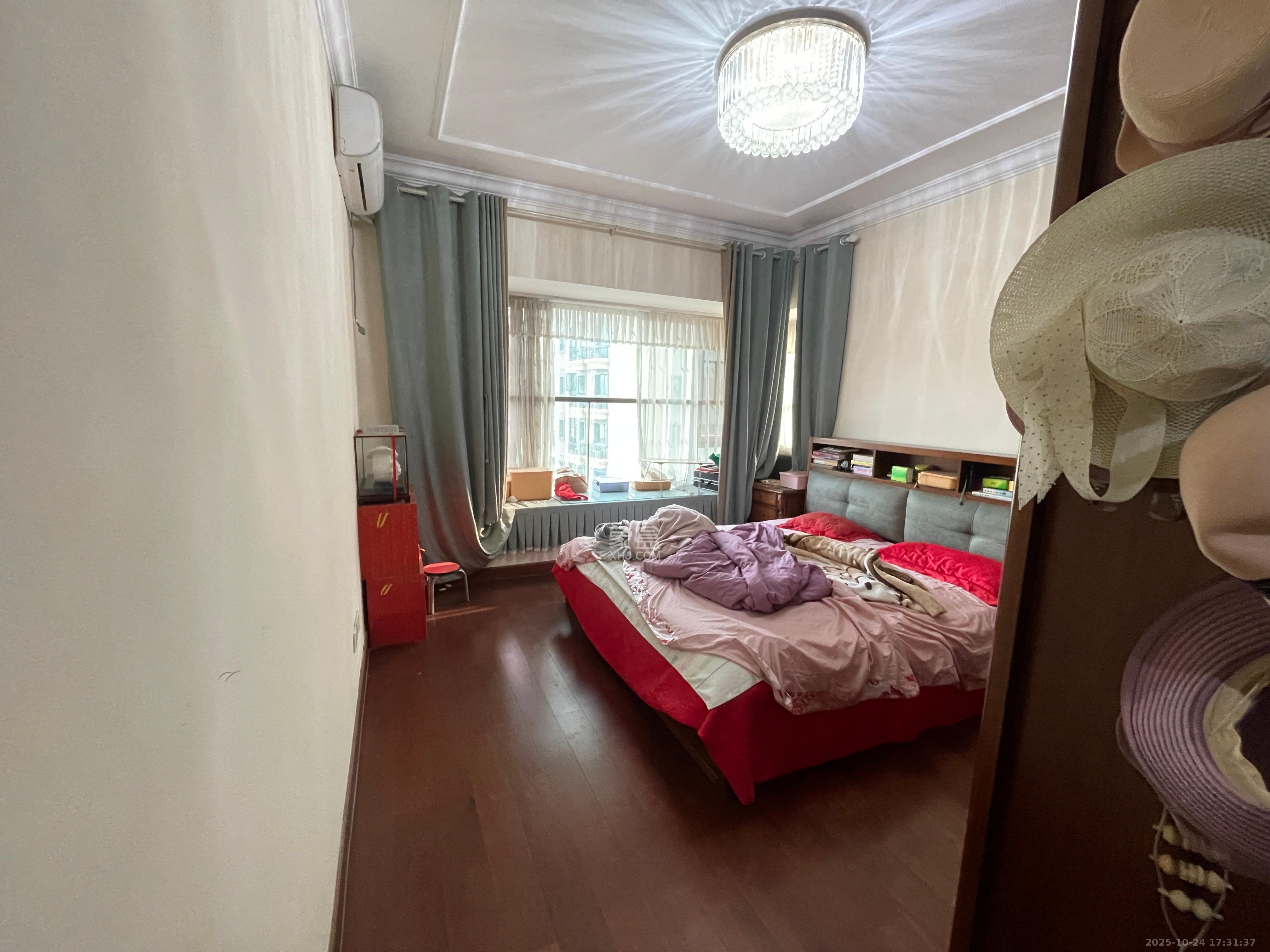 恒大翡翠华庭  3室2厅2卫    2300.0元/月室内图