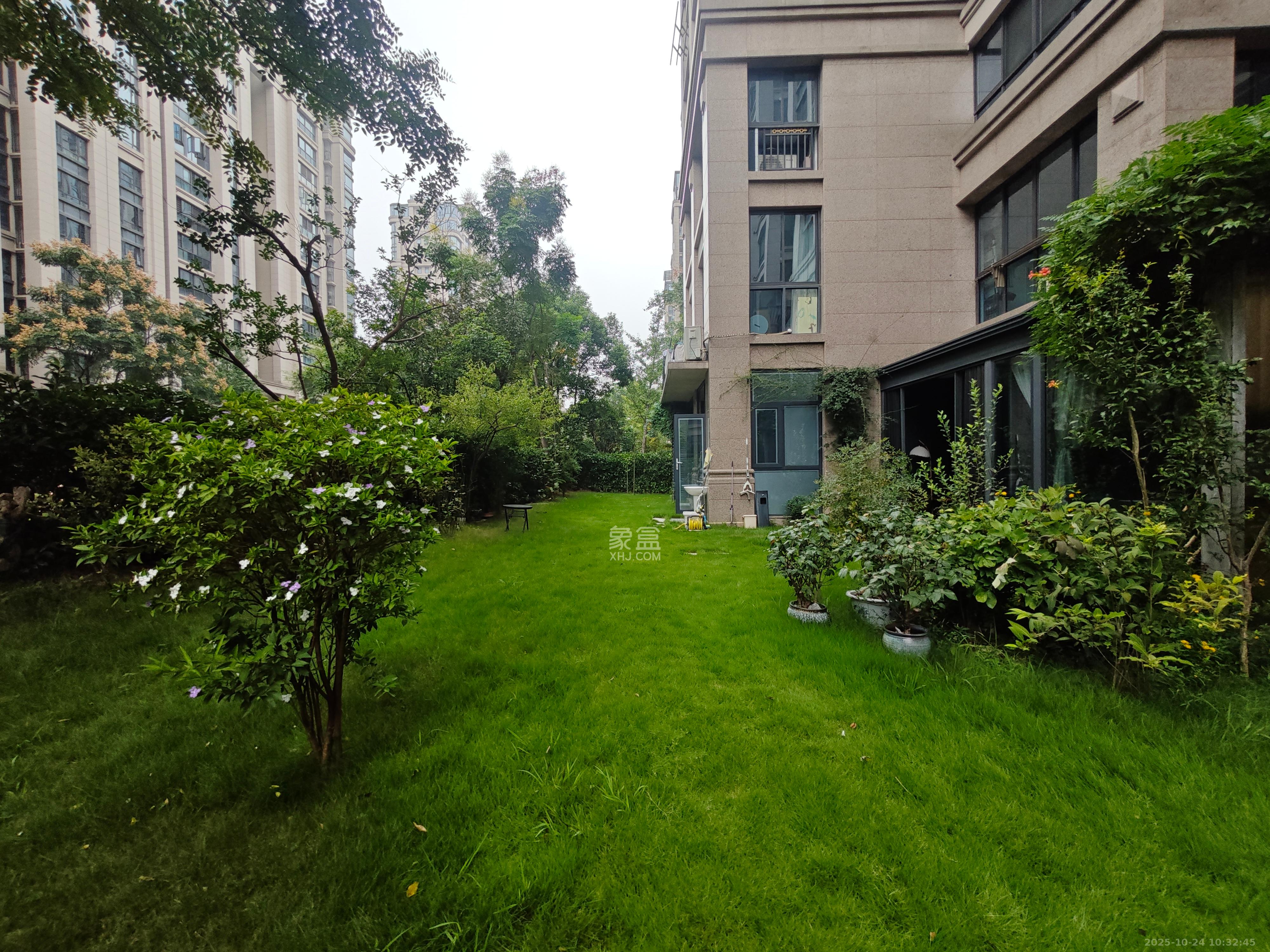 明昇壹城(明昇时代广场)一期 4室3厅1卫 8000.0元/月 明昇壹城(明昇时代广场)一期 4室3厅1卫 8000.0元/月室内图