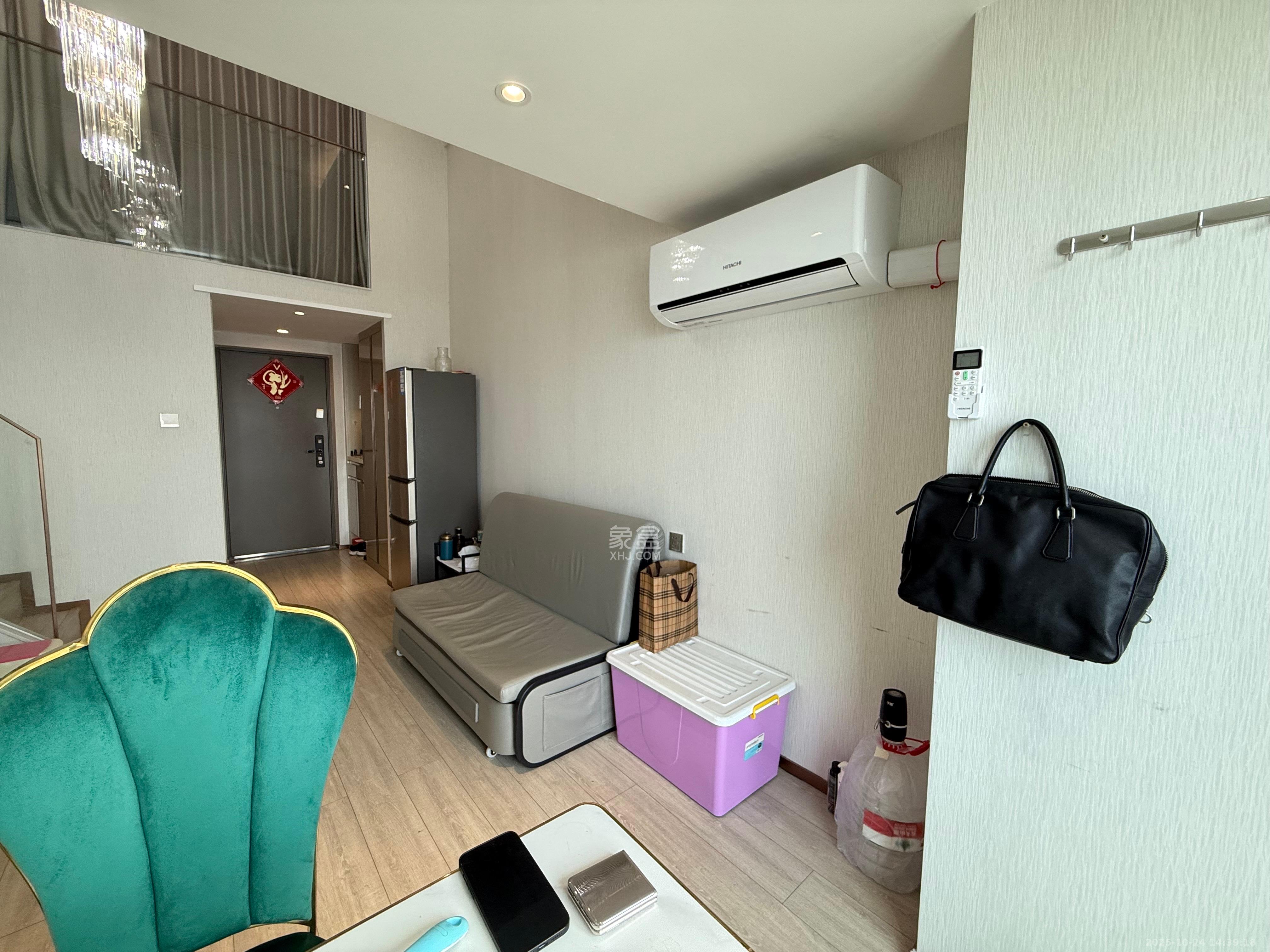 华远华时代  2室1厅1卫    3400.0元/月