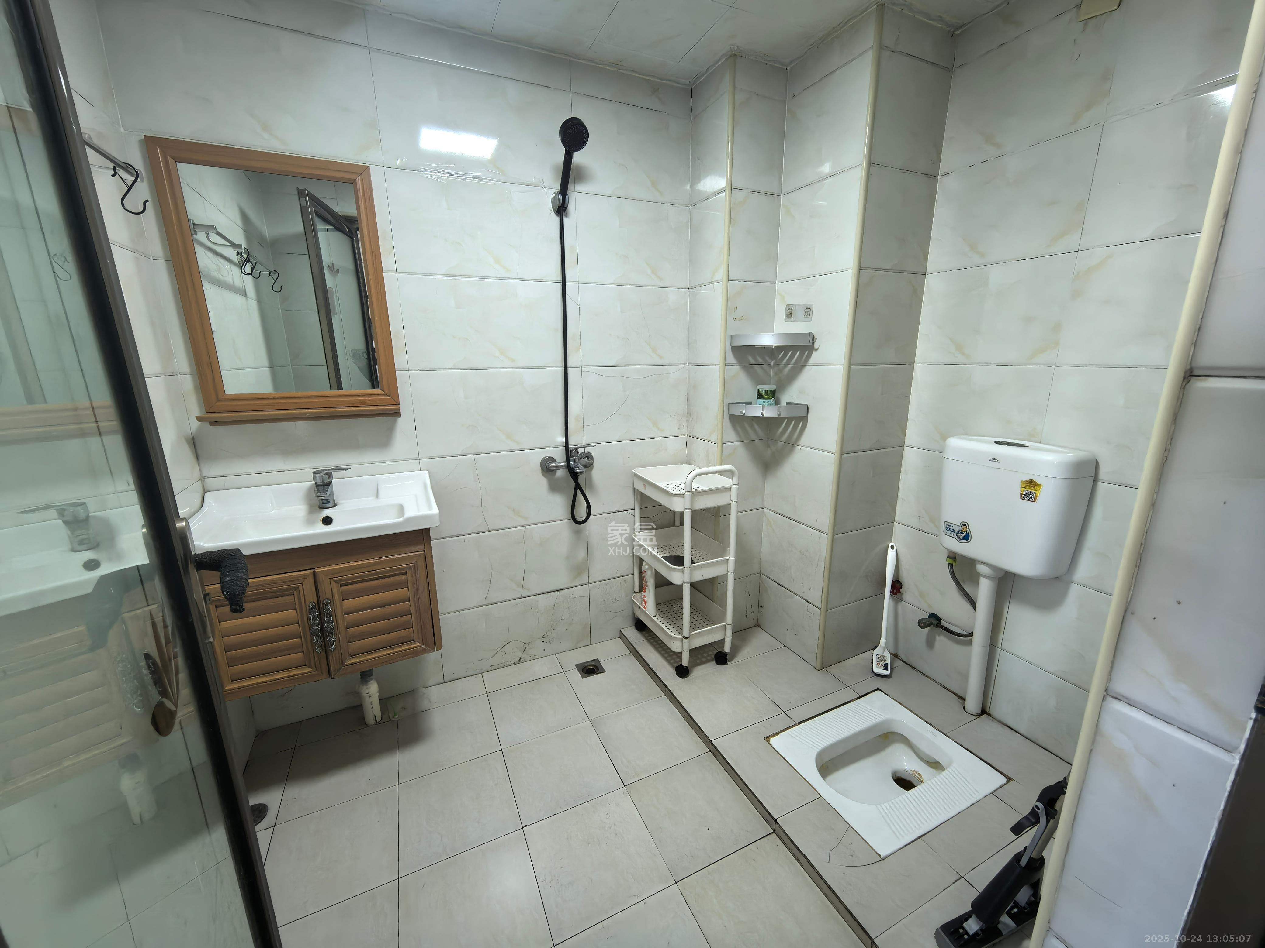 星城新宇颐景苑  1室1厅1卫    1500.0元/月 星城新宇颐景苑  1室1厅1卫    1500.0元/月室内图