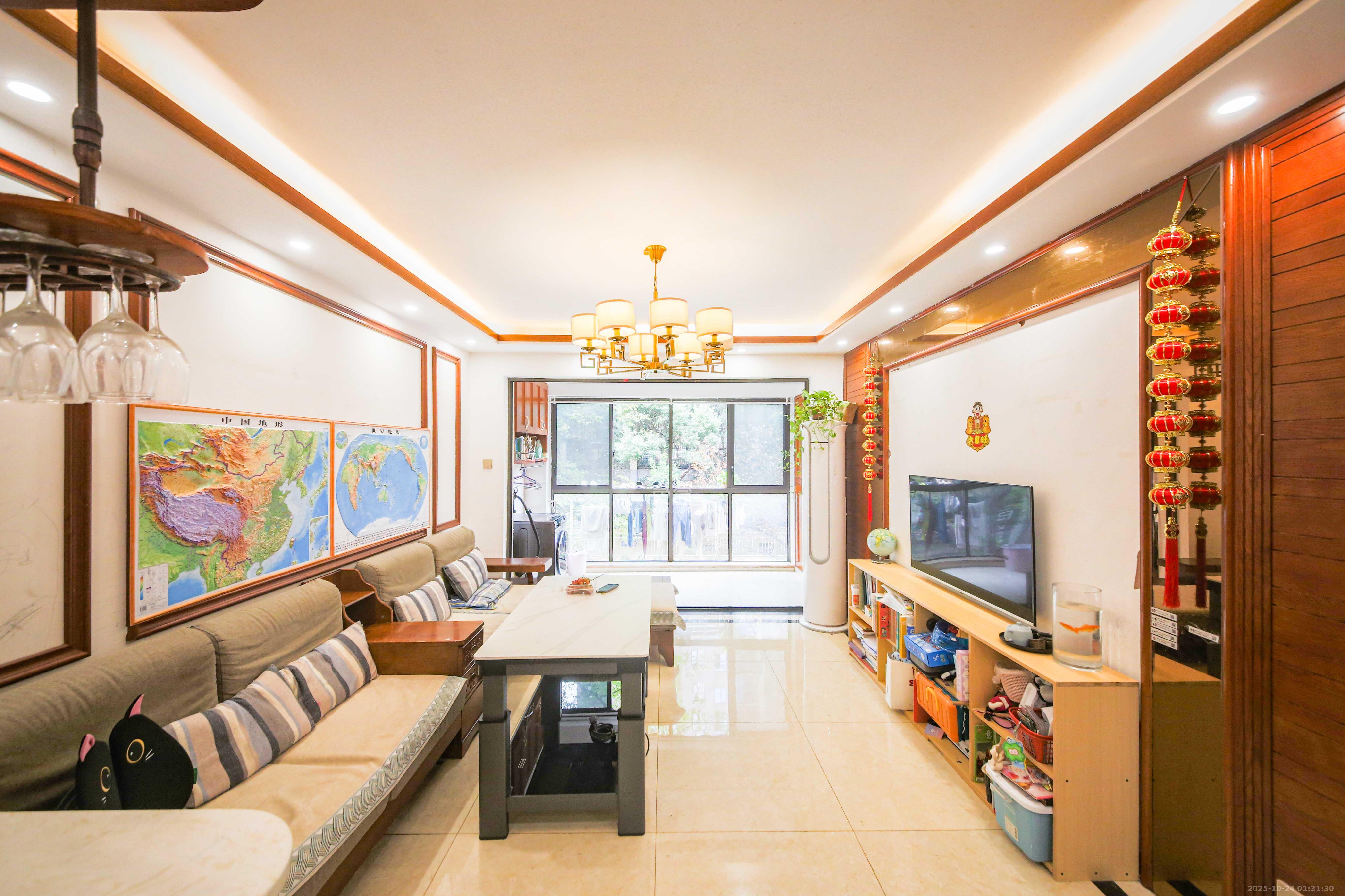 龙骧佳苑  3室2厅1卫    95.0万客厅