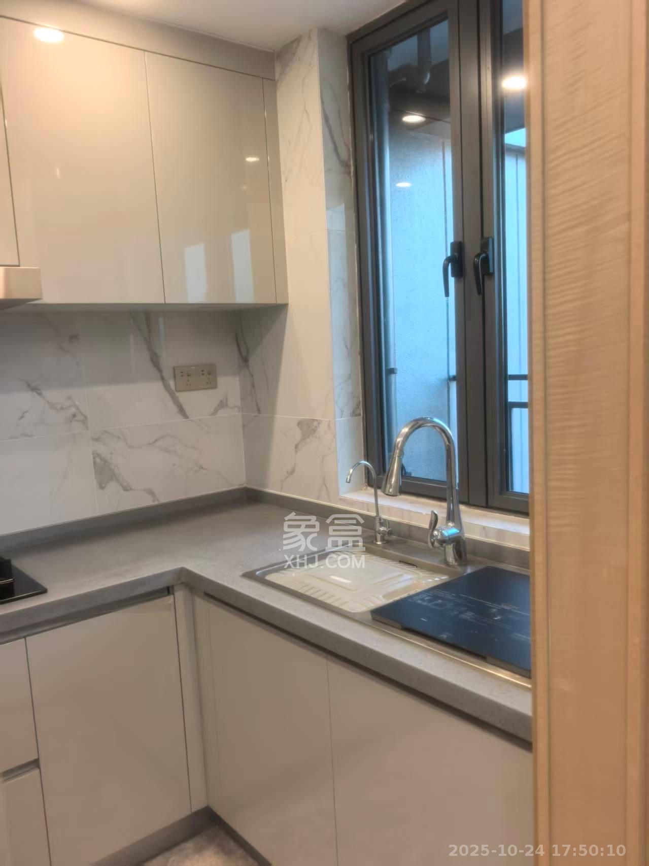 复地滨江金融中心 4室2厅2卫 5000.0元/月 复地滨江金融中心 4室2厅2卫 5000.0元/月室内图