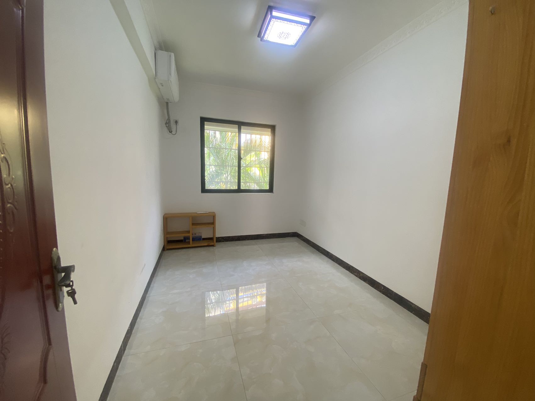 美苑小区  3室2厅2卫    3200.0元/月 美苑小区  3室2厅2卫    3200.0元/月室内图