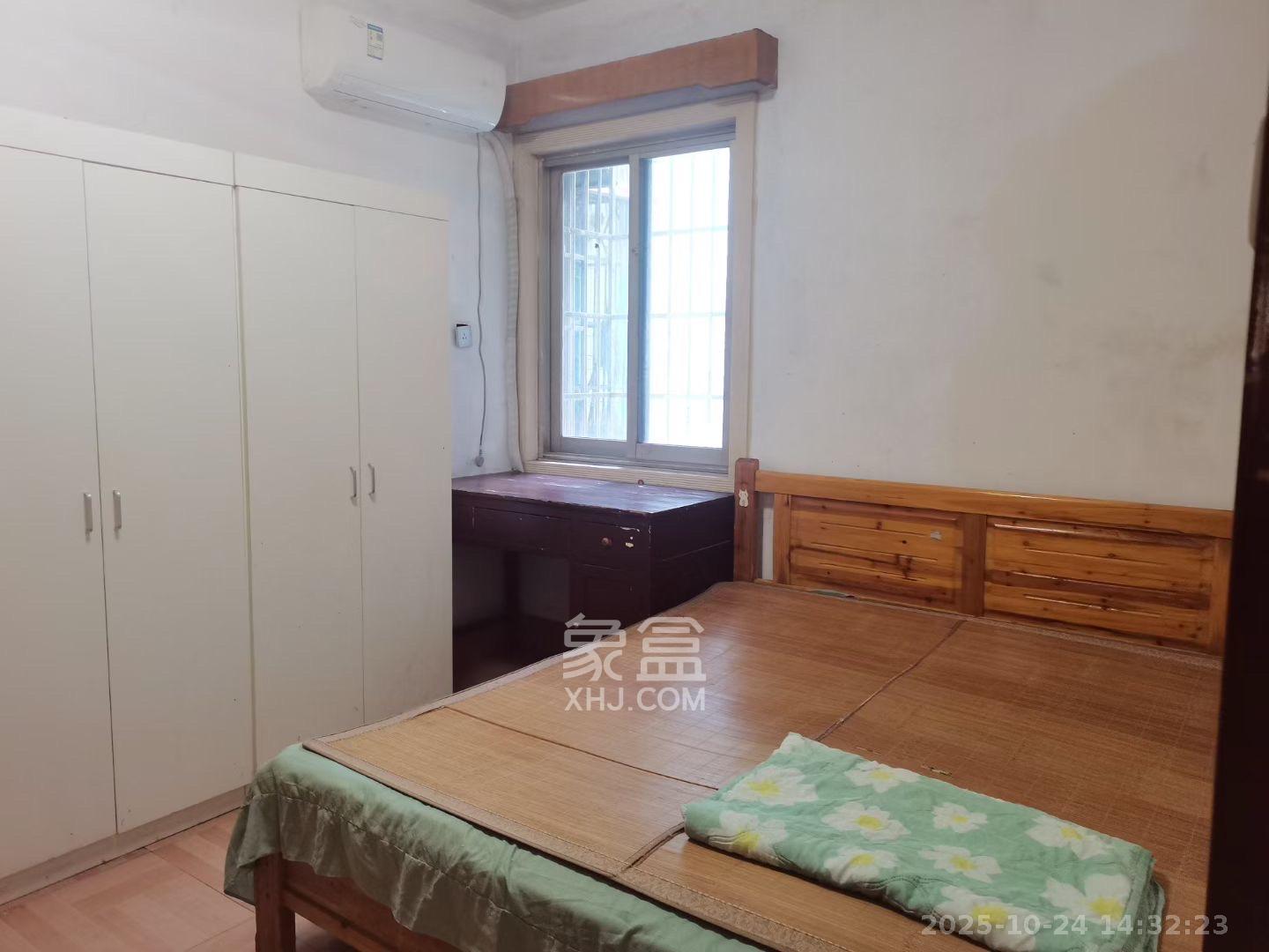 星邮公寓  3室2厅2卫    1400.0元/月室内图