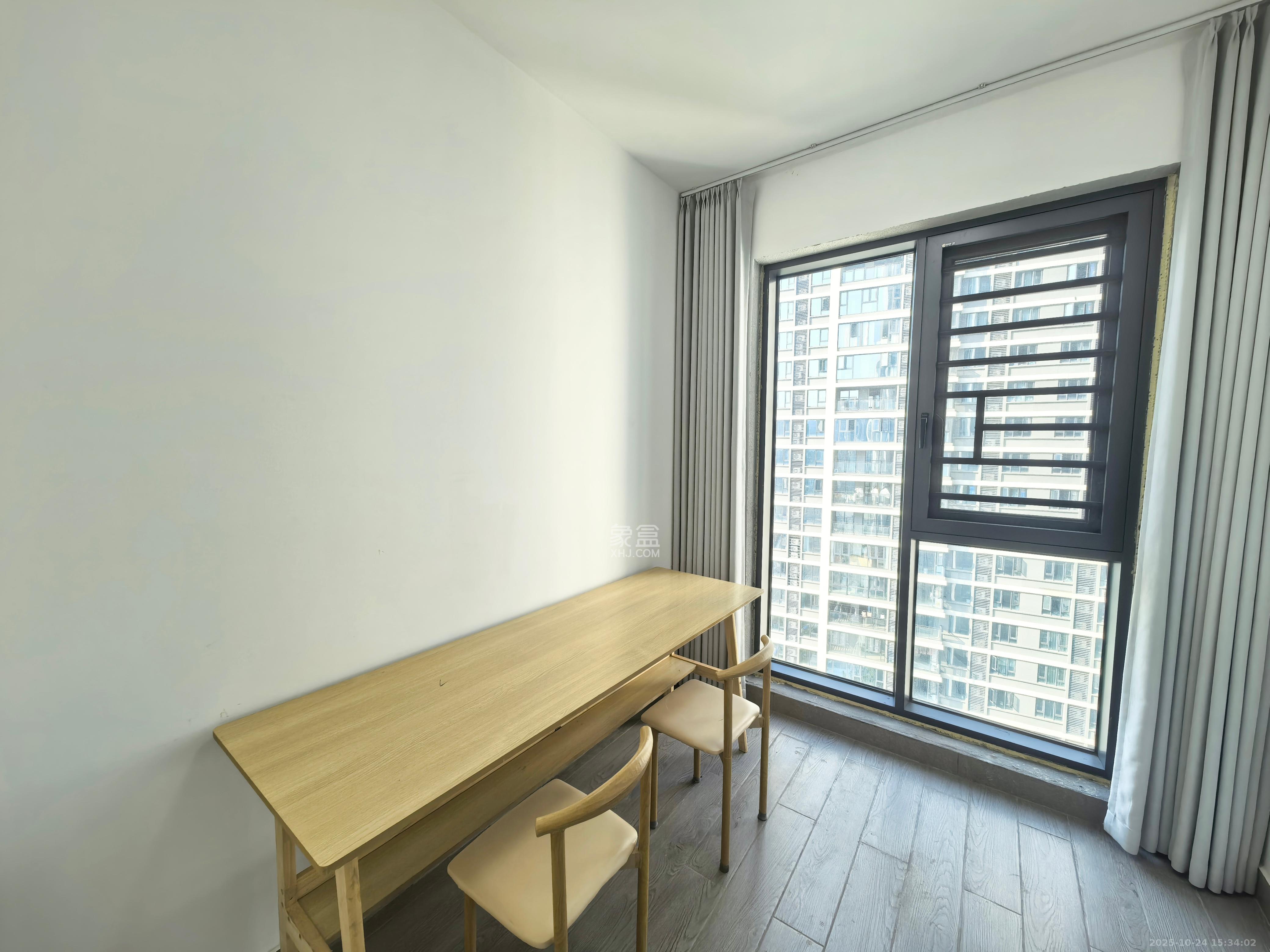 中海麓山境北区 4室2厅2卫 3000.0元/月 中海麓山境北区 4室2厅2卫 3000.0元/月室内图