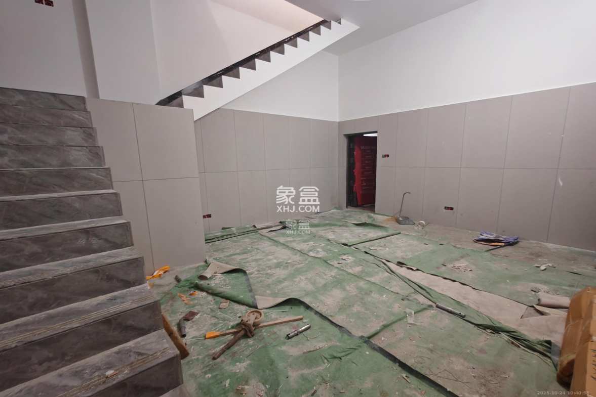 中冶中央公园  5室2厅2卫    5500.0元/月 中冶中央公园  5室2厅2卫    5500.0元/月室内图