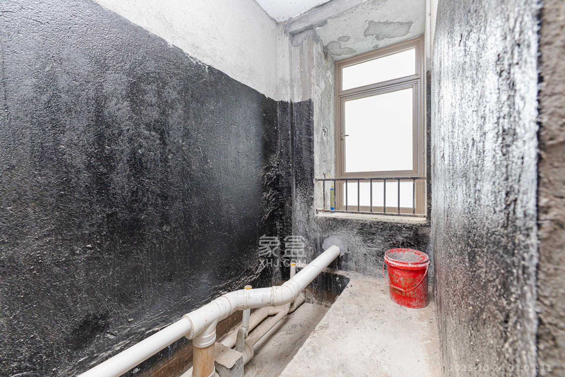 盈峰翠邸  5室2厅4卫    155.0万 盈峰翠邸  5室2厅4卫    155.0万卫生间