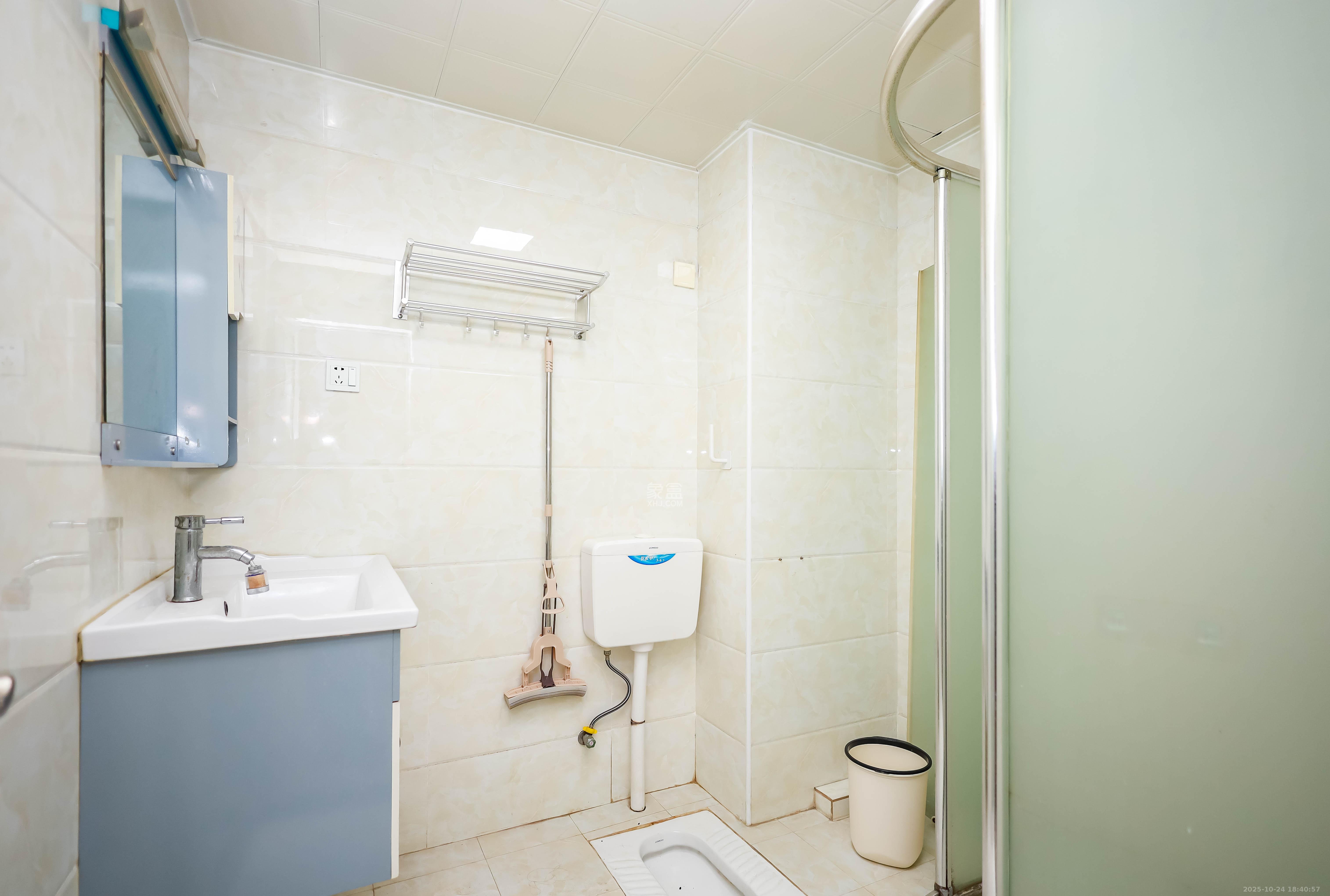 联美品格  3室2厅2卫    74.8万卫生间