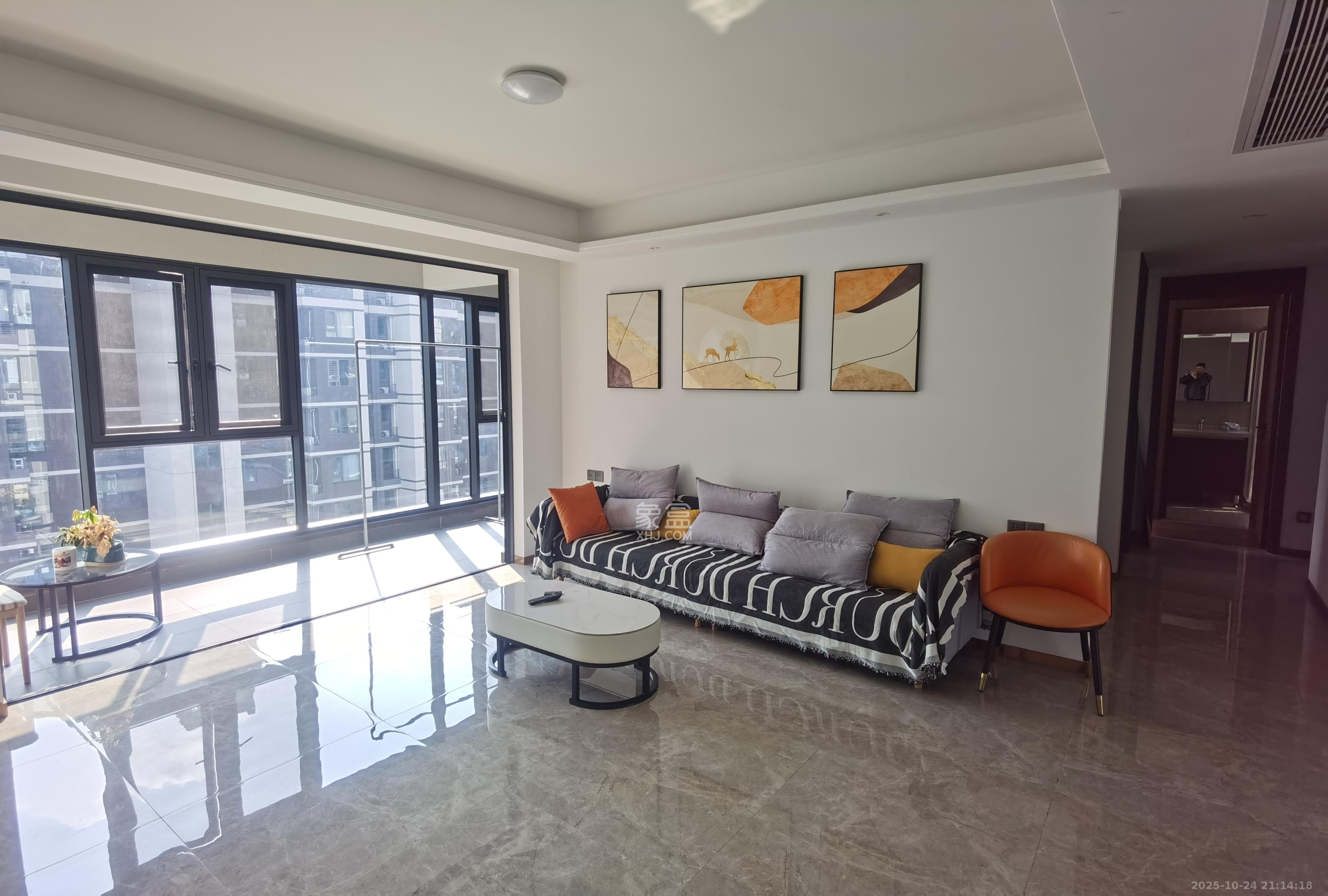 招商雍山湖  4室2厅2卫    3500.0元/月室内图