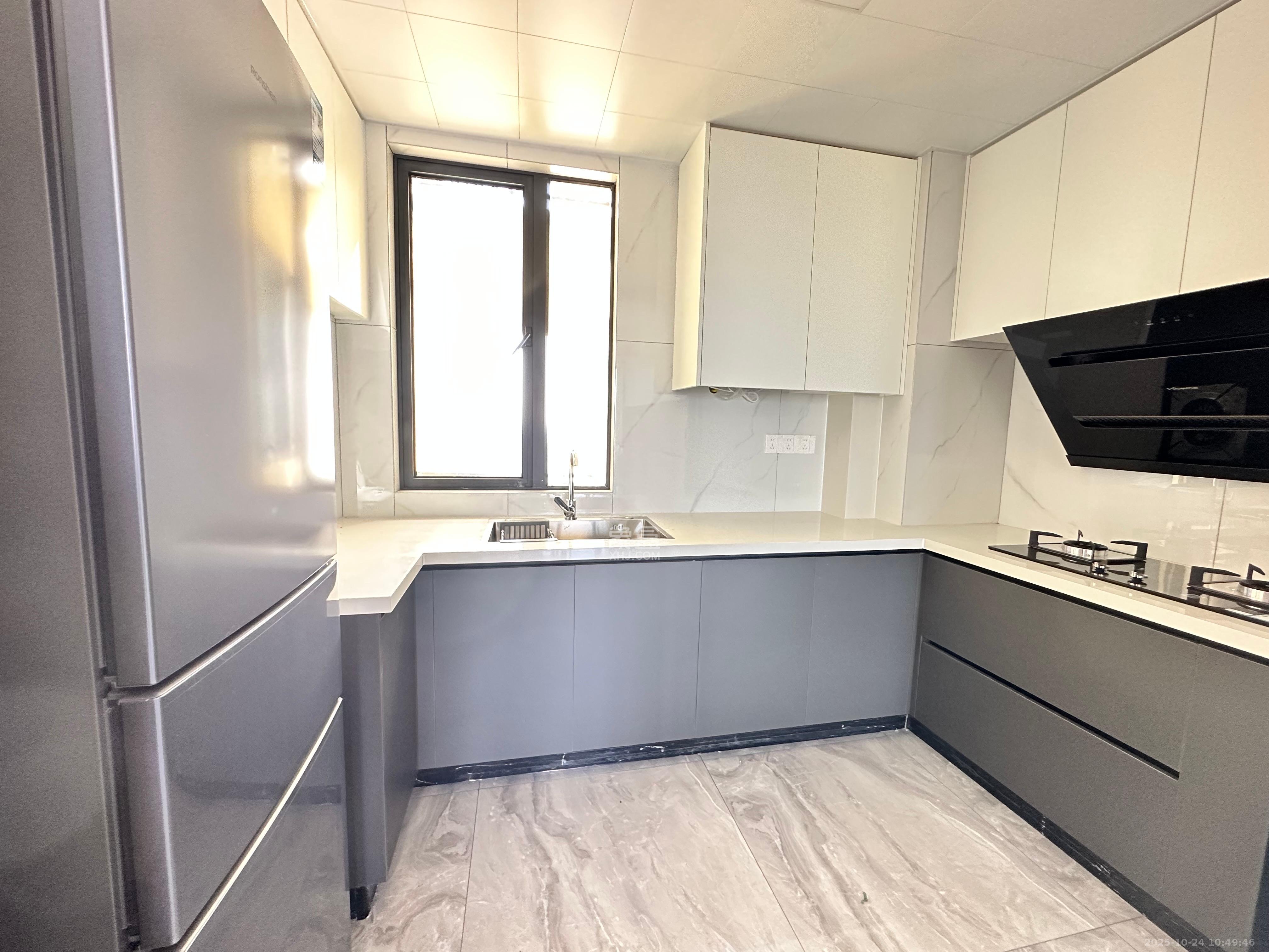 幸福庄园御园 3室2厅2卫 2500.0元/月 幸福庄园御园 3室2厅2卫 2500.0元/月室内图