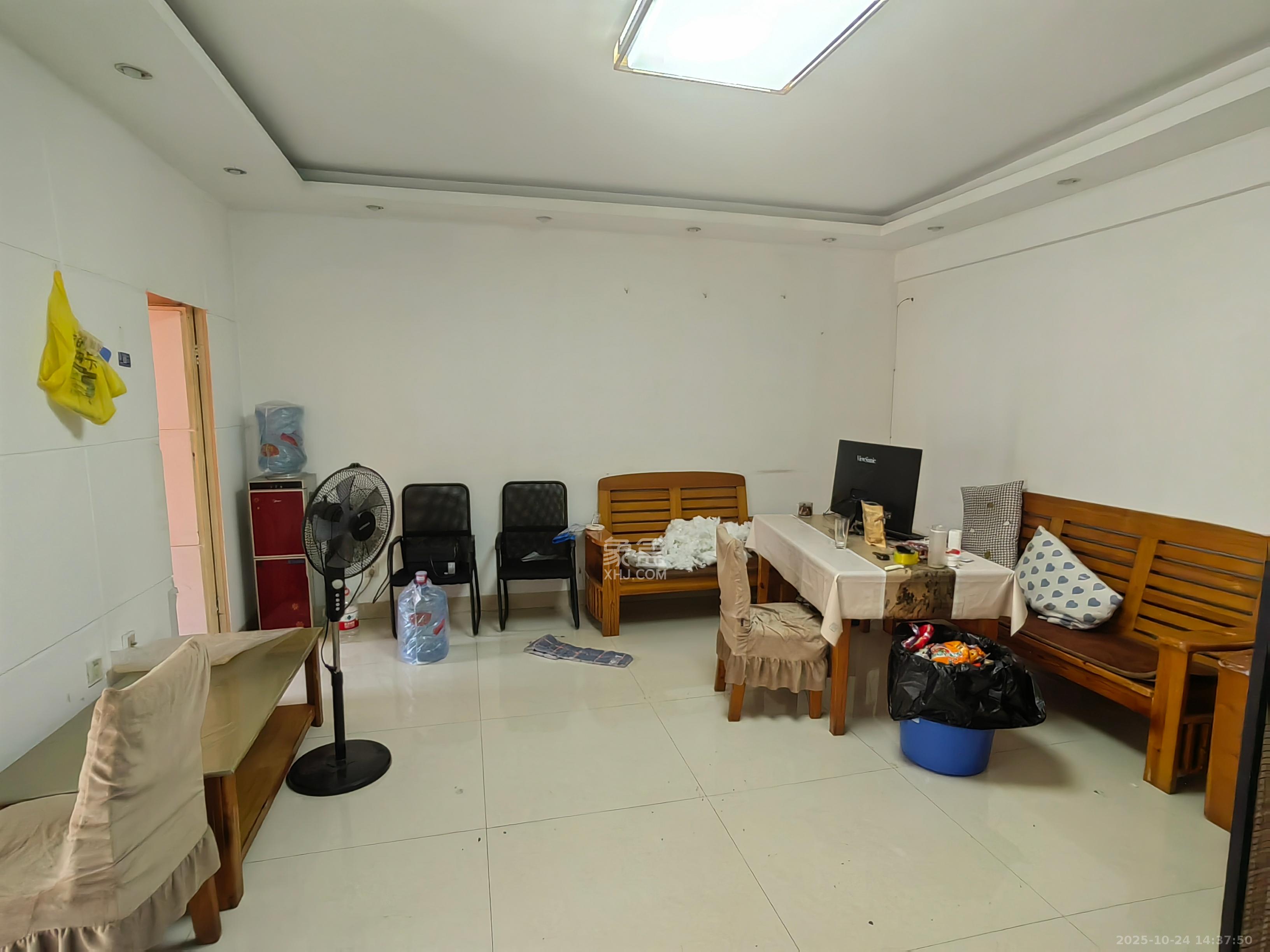 锦湘国际星城三期(锦绣苑) 2室2厅1卫 2200.0元/月 锦湘国际星城三期(锦绣苑) 2室2厅1卫 2200.0元/月室内图