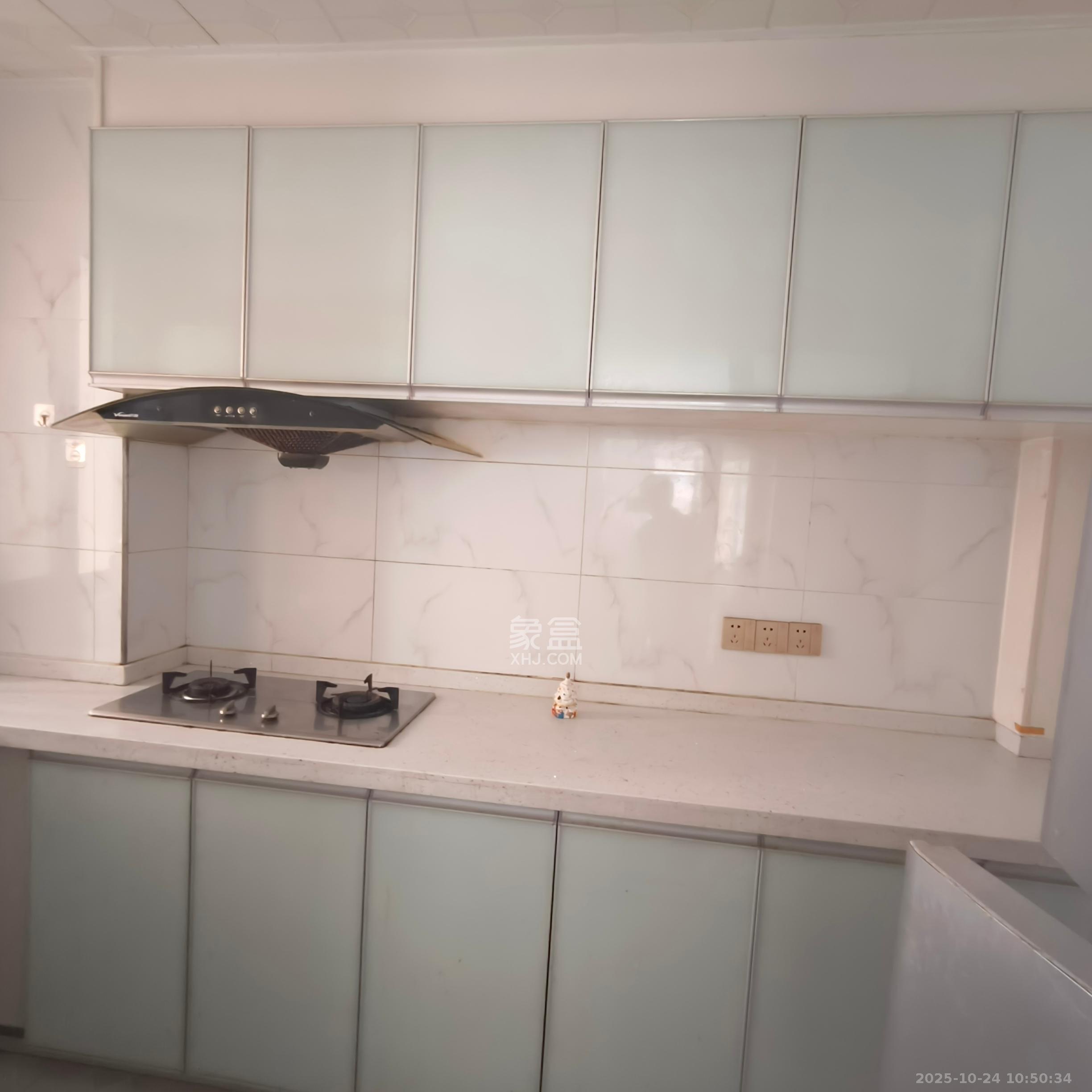 和康园小区  2室1厅1卫    1700.0元/月 和康园小区  2室1厅1卫    1700.0元/月室内图