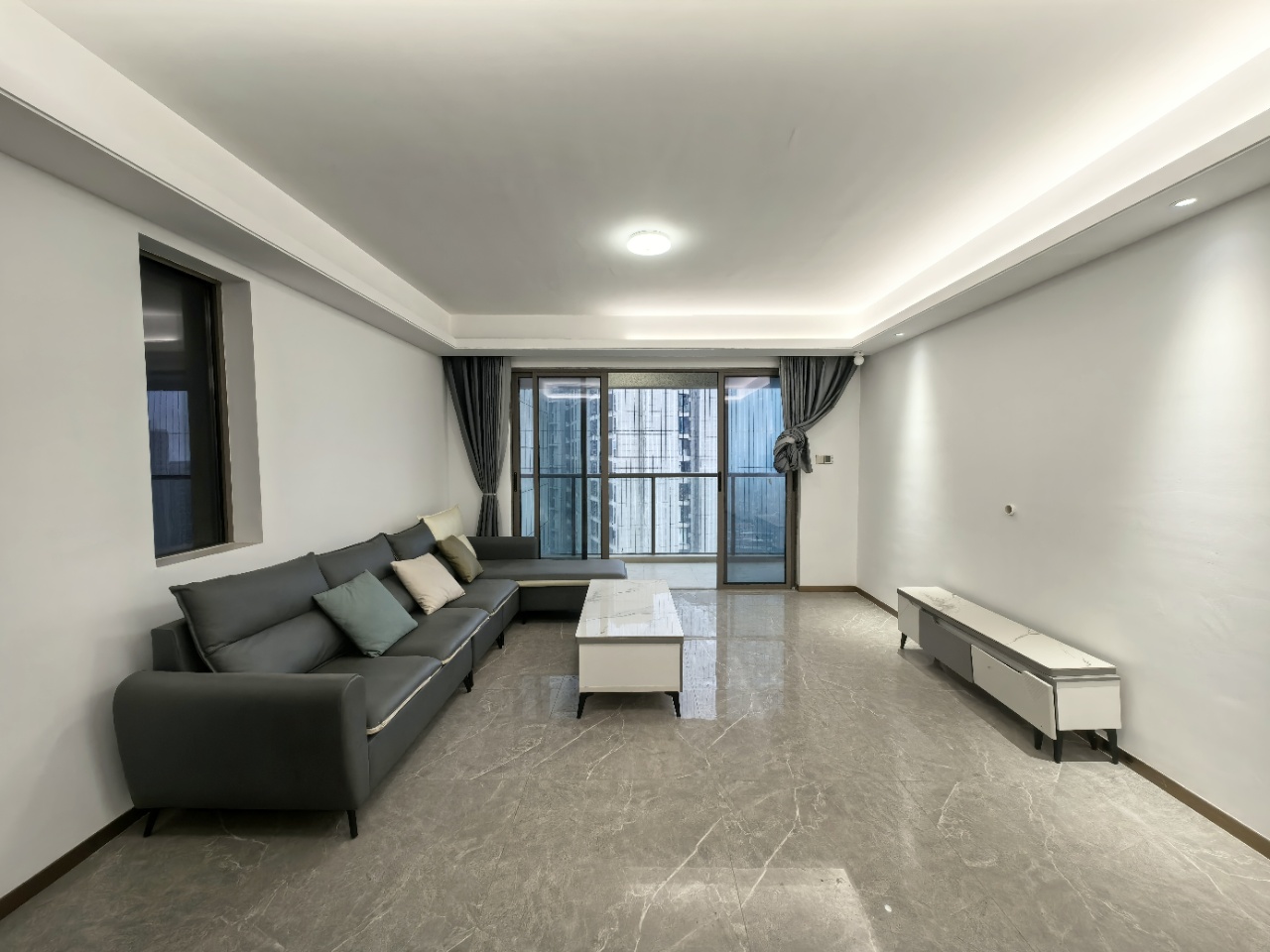 长沙溪山悦  4室2厅1卫    3300.0元/月 长沙溪山悦  4室2厅1卫    3300.0元/月户型图