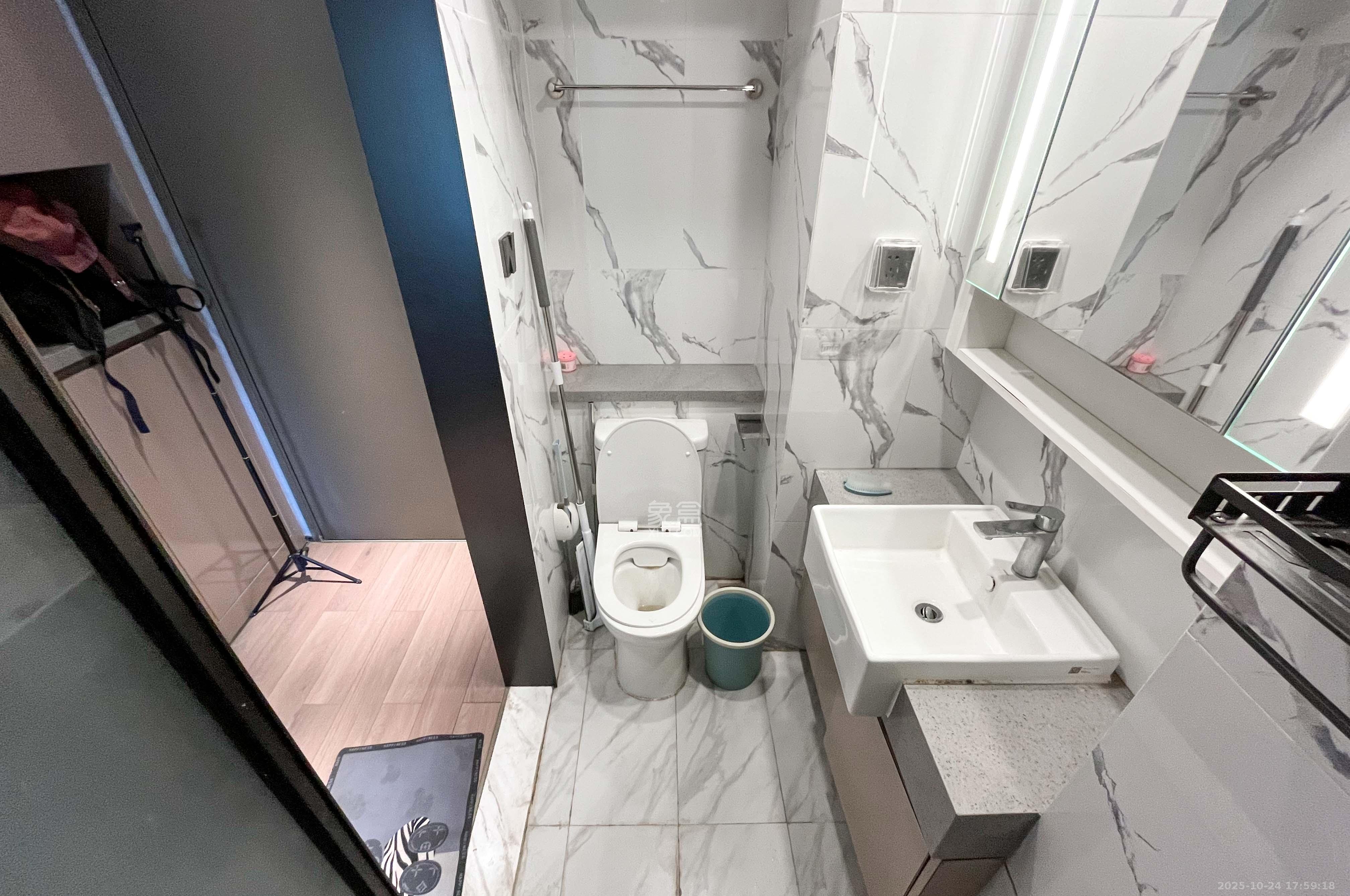 达美涧溪山 1室1厅1卫 30.0万 达美涧溪山 1室1厅1卫 30.0万卫生间