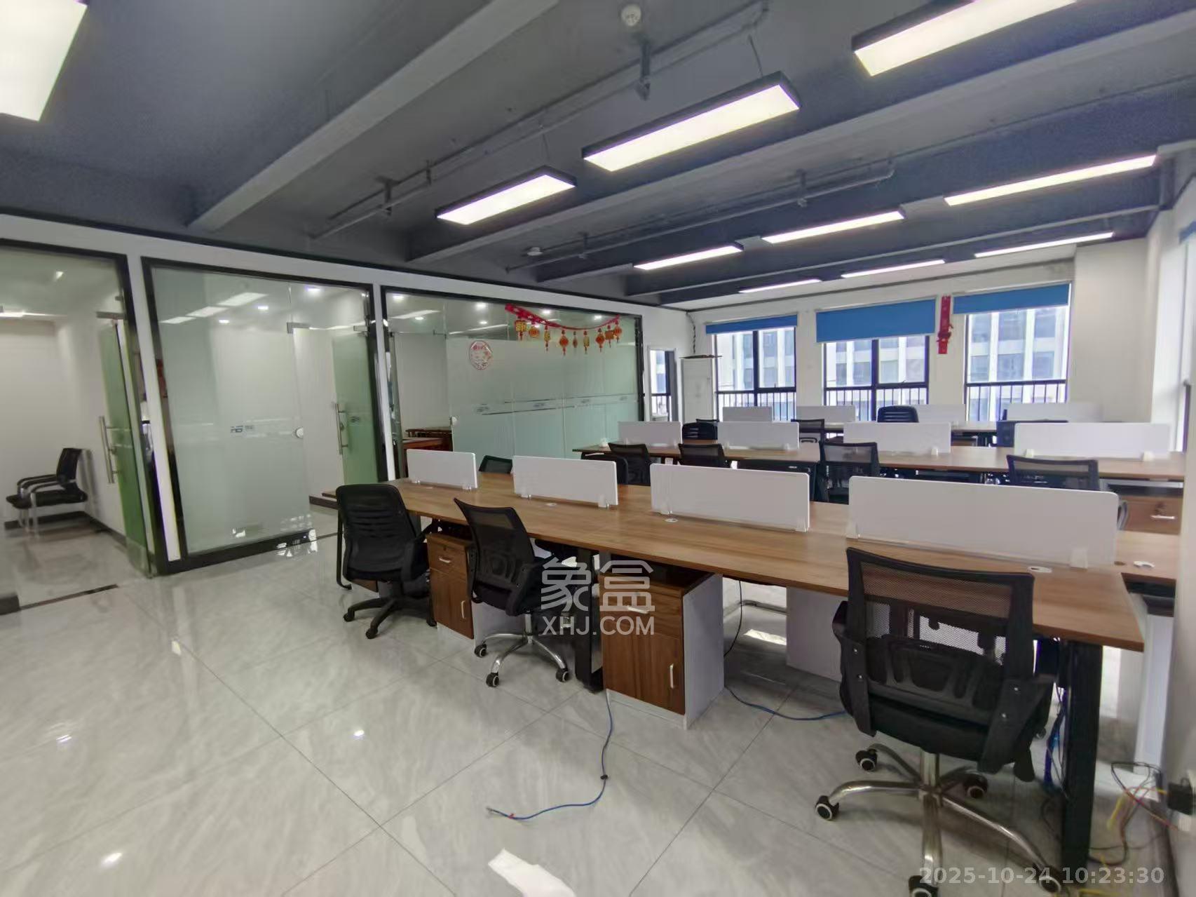 麓谷新长海中心   200.0㎡      6500.0元/月室内图