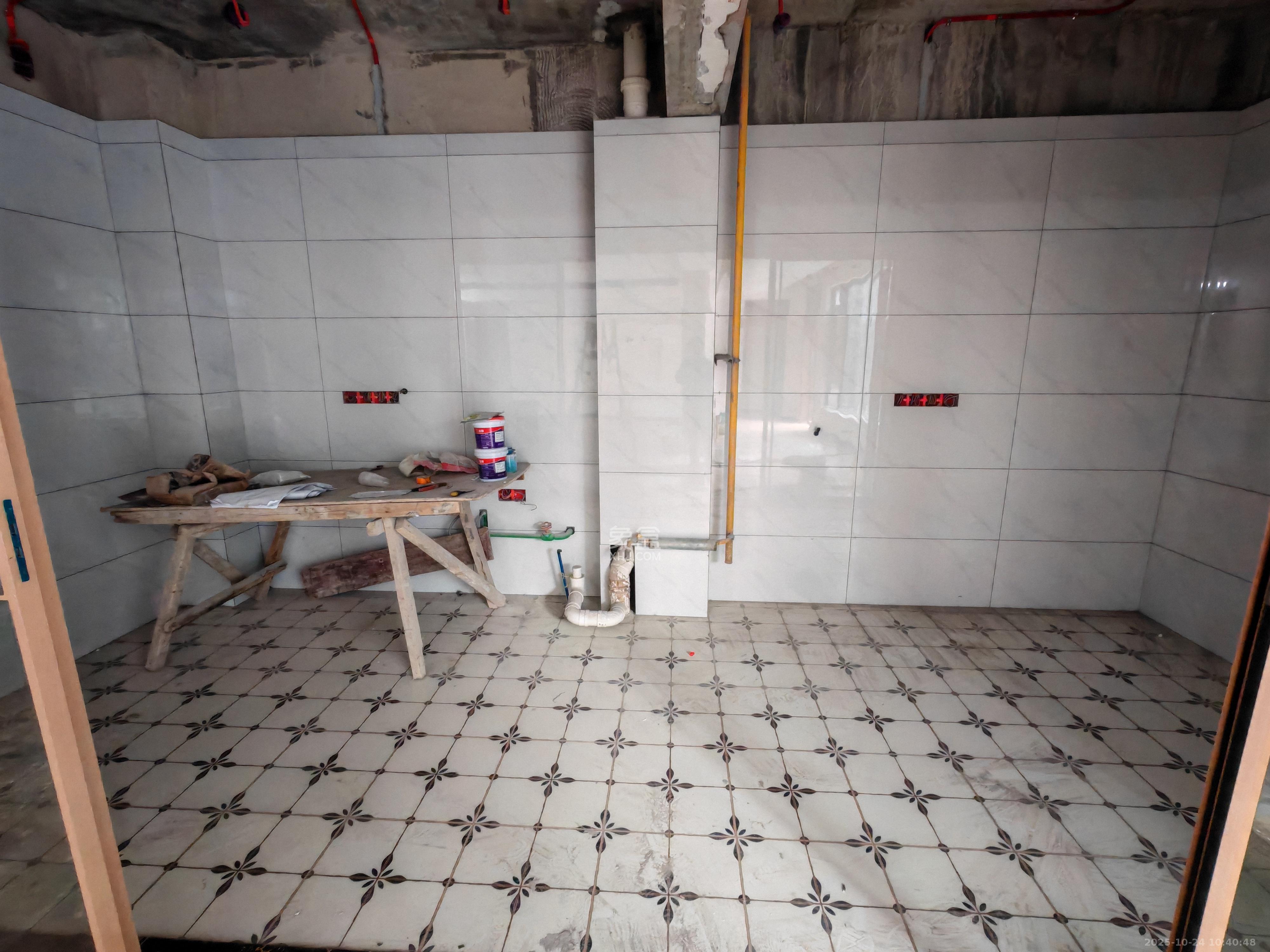 中冶中央公园  5室2厅2卫    5500.0元/月室内图