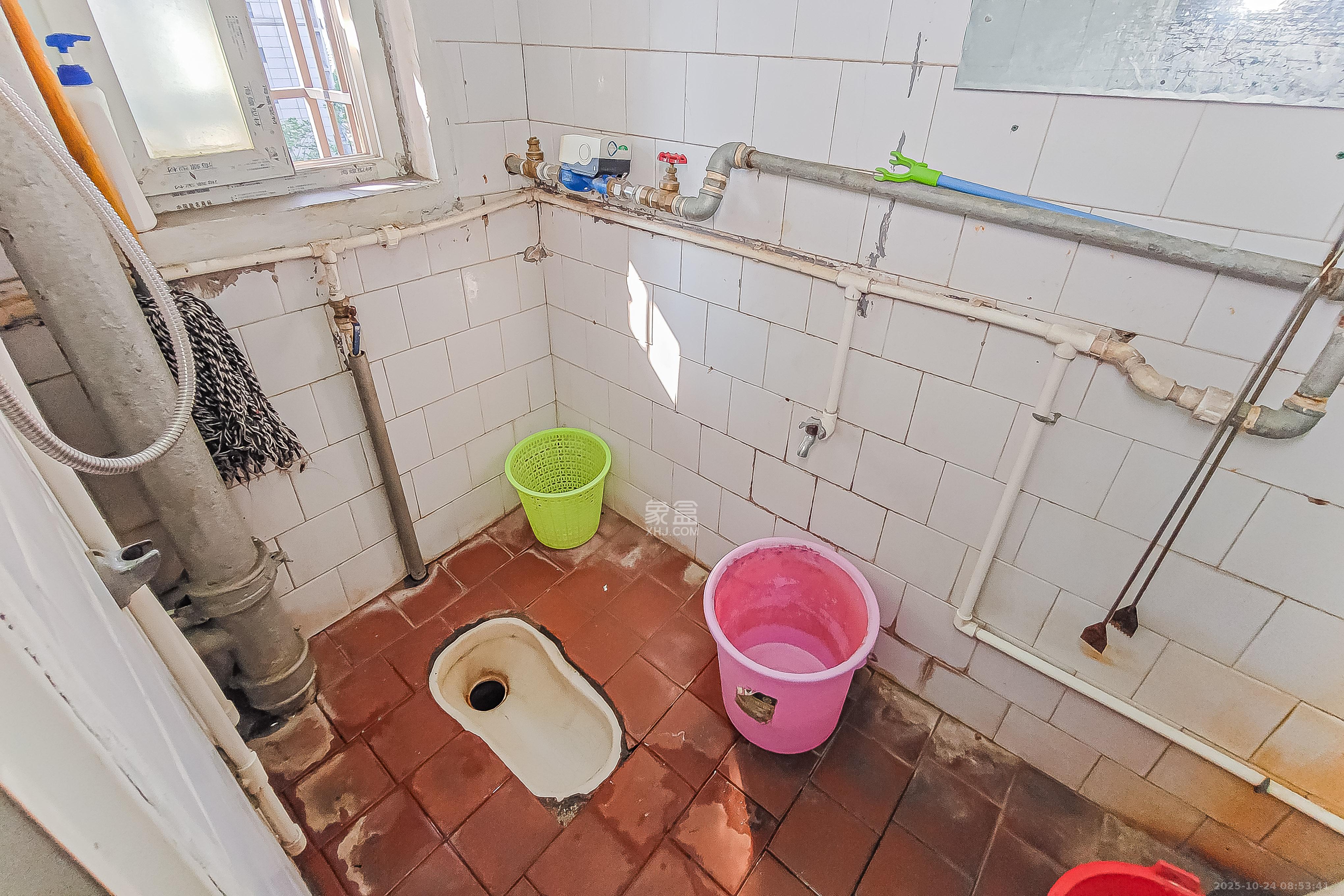 燕子岭散盘  2室1厅1卫    34.0万 燕子岭散盘  2室1厅1卫    34.0万卫生间