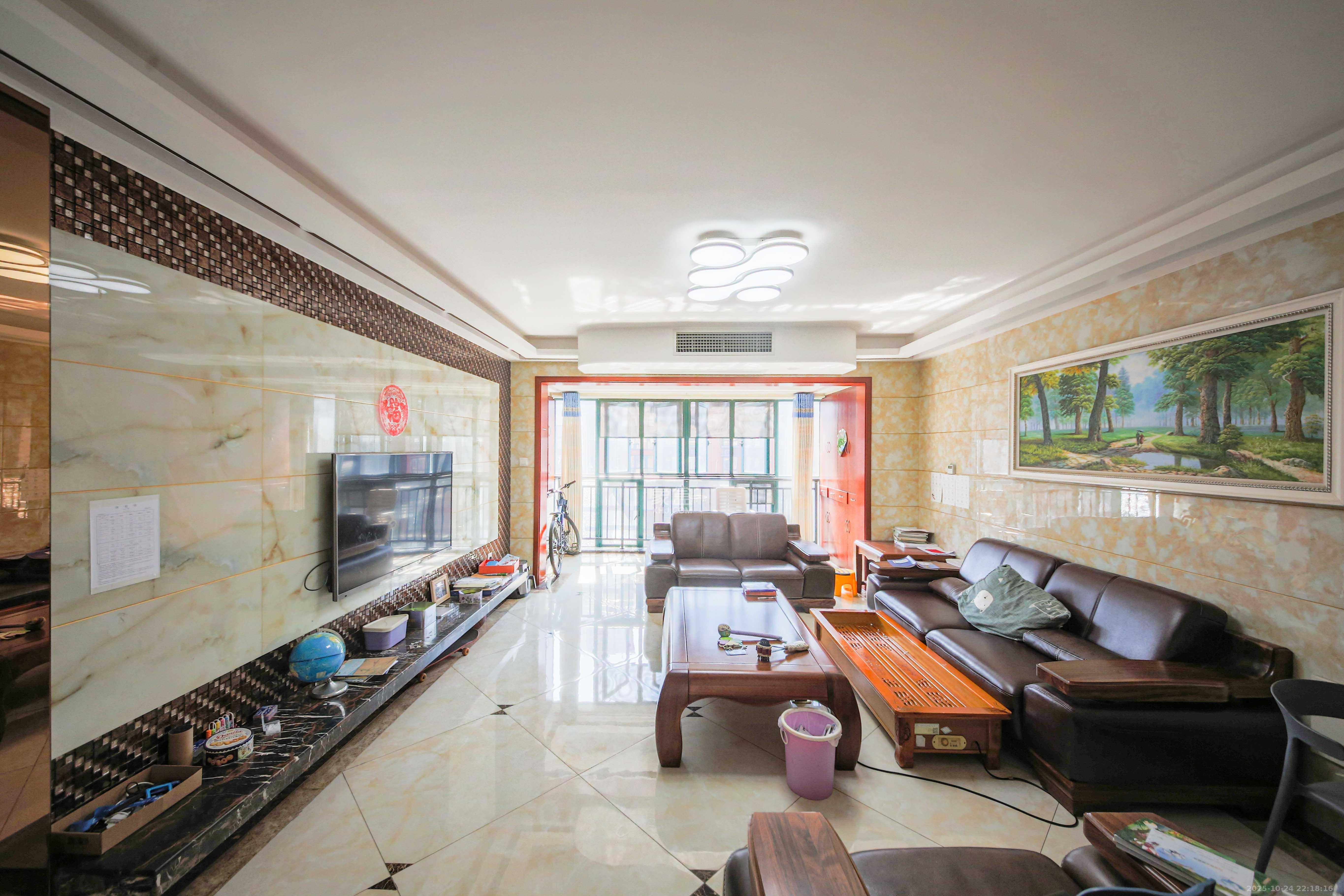 长沙欧洲城 3室2厅2卫 148.0万 长沙欧洲城 3室2厅2卫 148.0万客厅