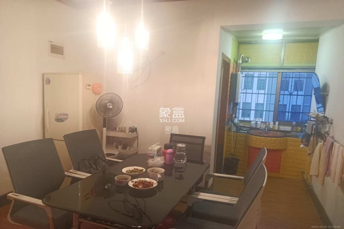 省中医药研究院宿舍(国华制药厂北院) 3室2厅21卫 2200.0元/月 省中医药研究院宿舍(国华制药厂北院) 3室2厅21卫 2200.0元/月室内图