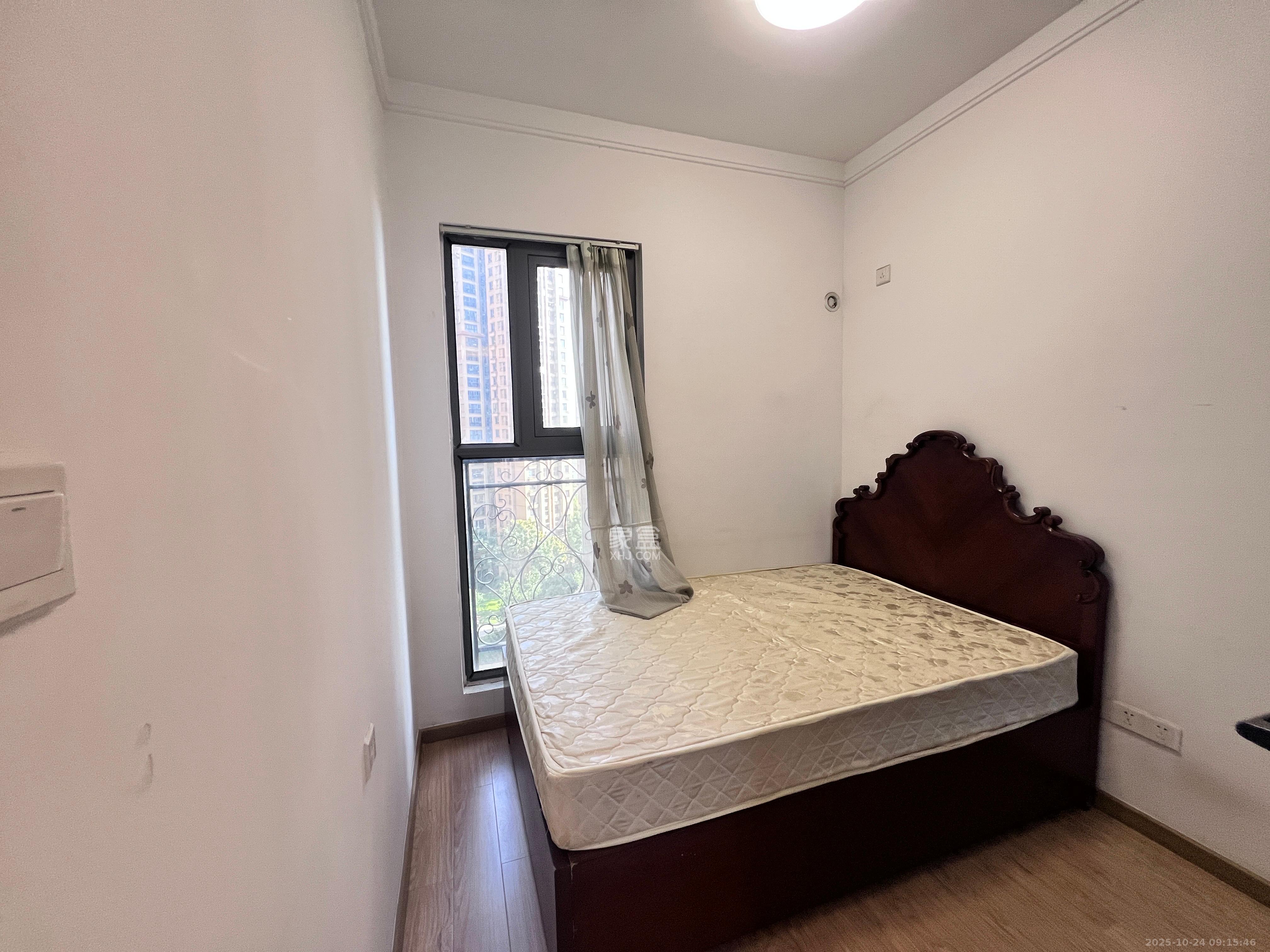 珠江郦城薰衣道 3室2厅1卫 2300.0元/月 珠江郦城薰衣道 3室2厅1卫 2300.0元/月室内图