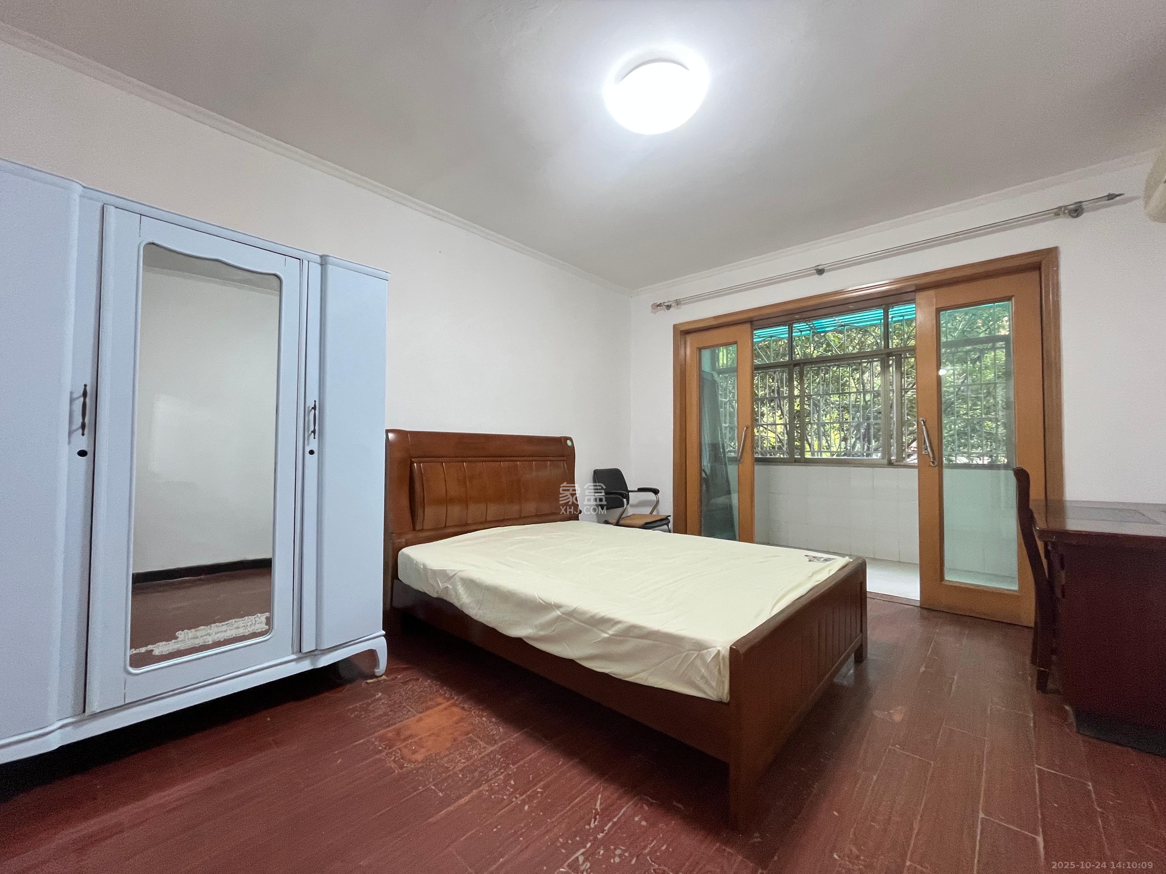 红旗区四片  2室1厅1卫    2000.0元/月室内图