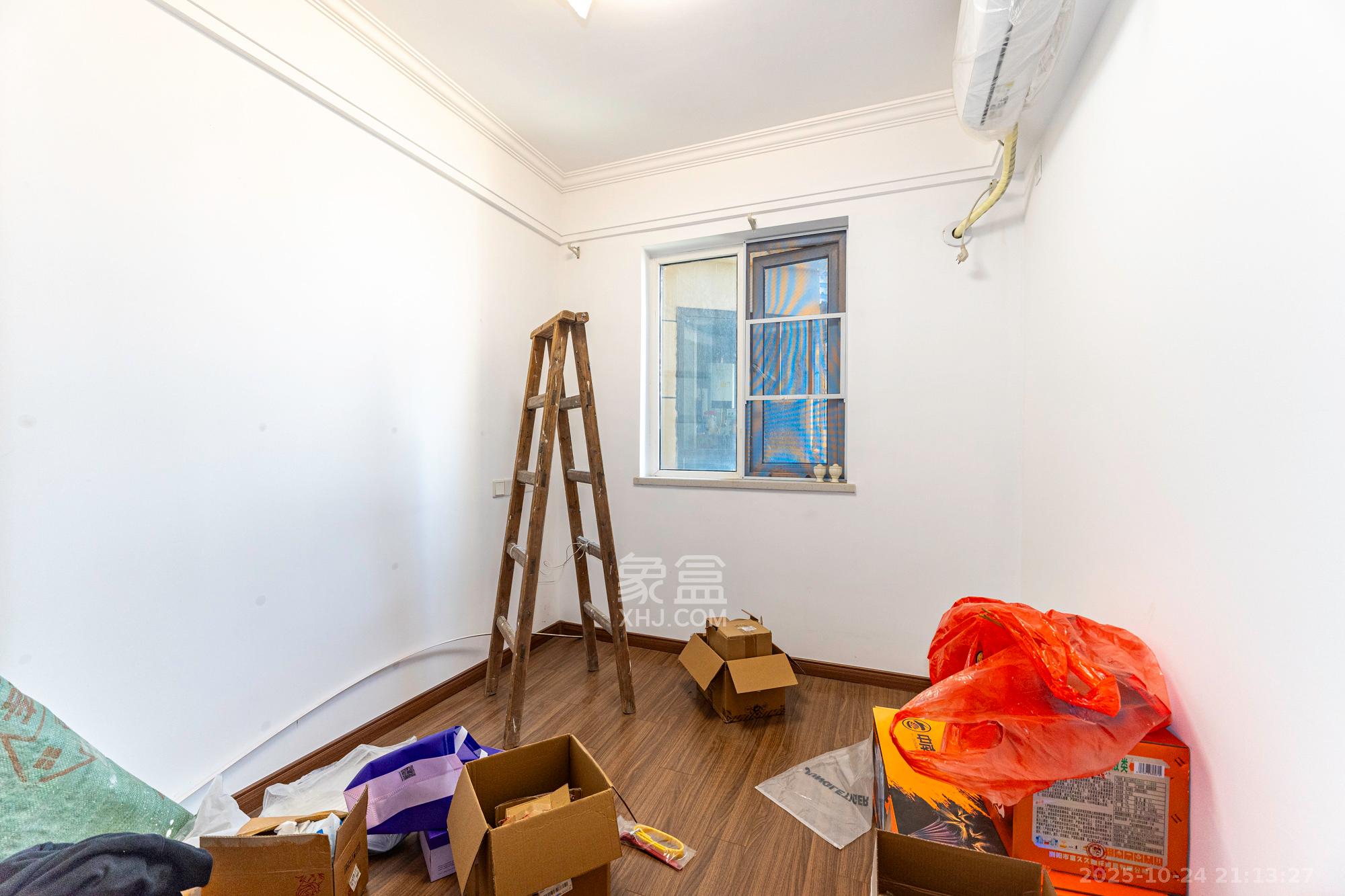 保利香槟国际 4室2厅2卫 108.0万 保利香槟国际 4室2厅2卫 108.0万卧室