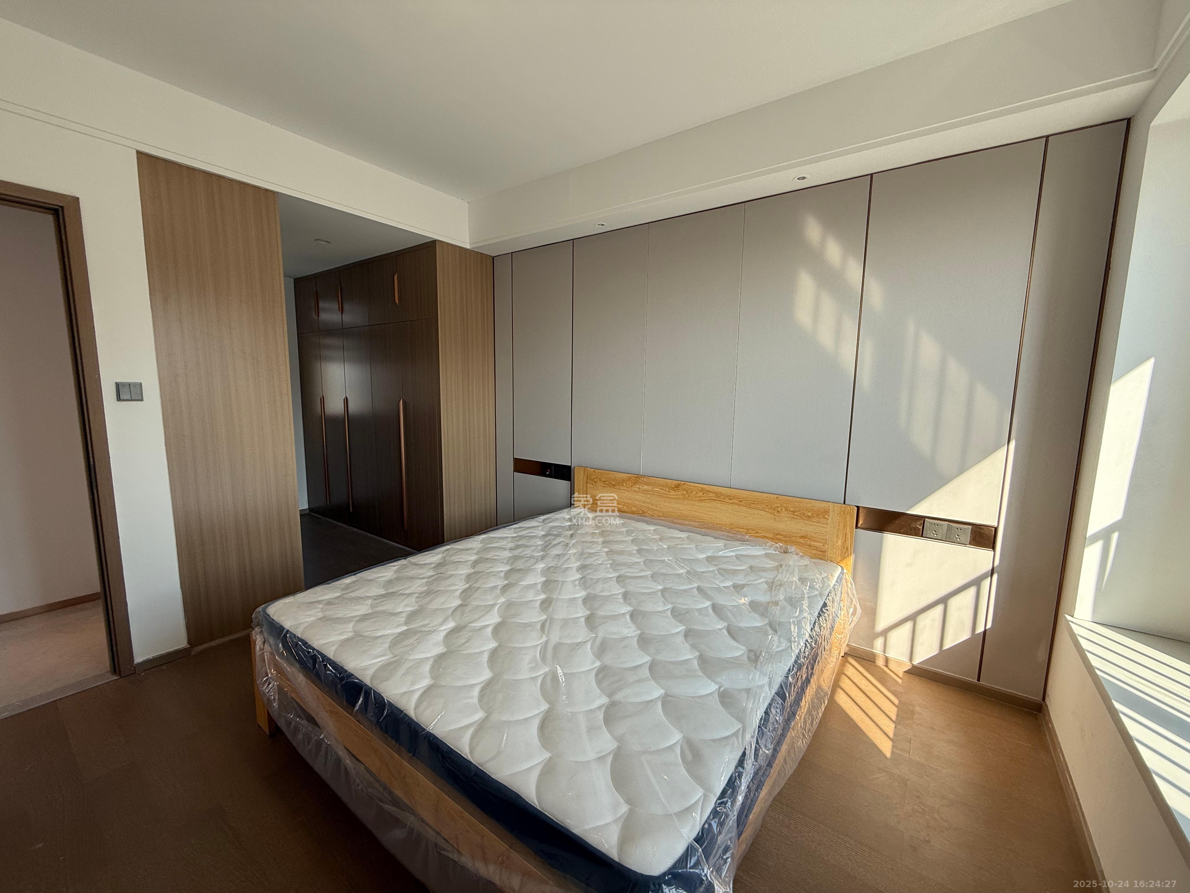 汉唐世家二期  4室2厅2卫    2700.0元/月 汉唐世家二期  4室2厅2卫    2700.0元/月室内图