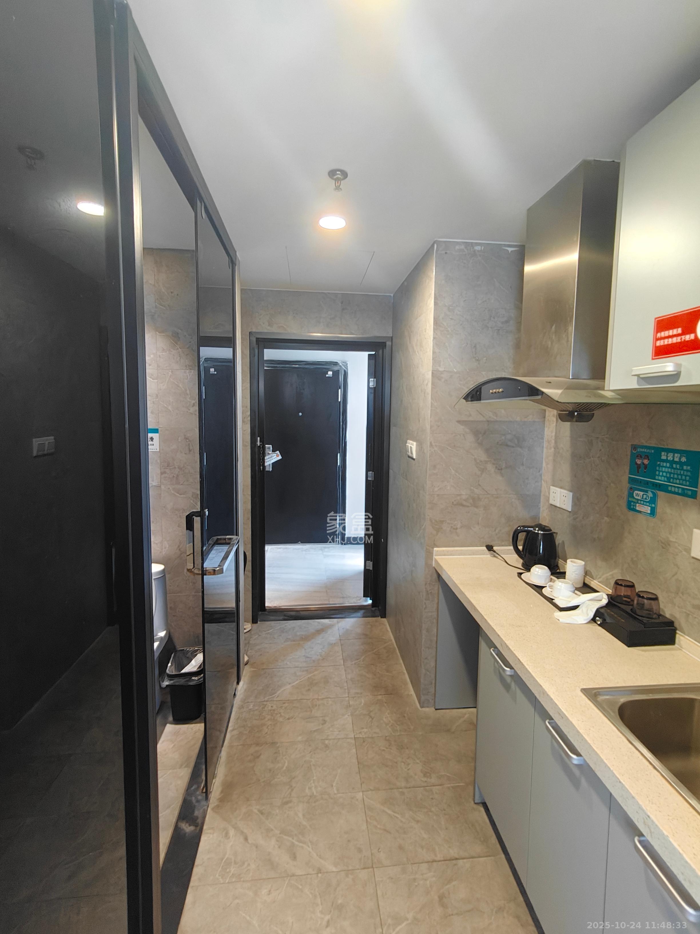 紫鑫御湖湾  1室1厅1卫    1000.0元/月室内图