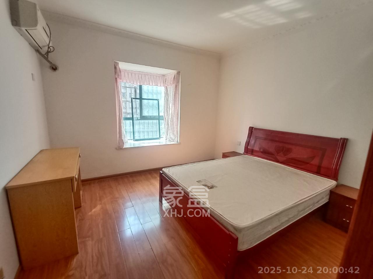 岳华嘉园  2室2厅1卫    1900.0元/月 岳华嘉园  2室2厅1卫    1900.0元/月室内图