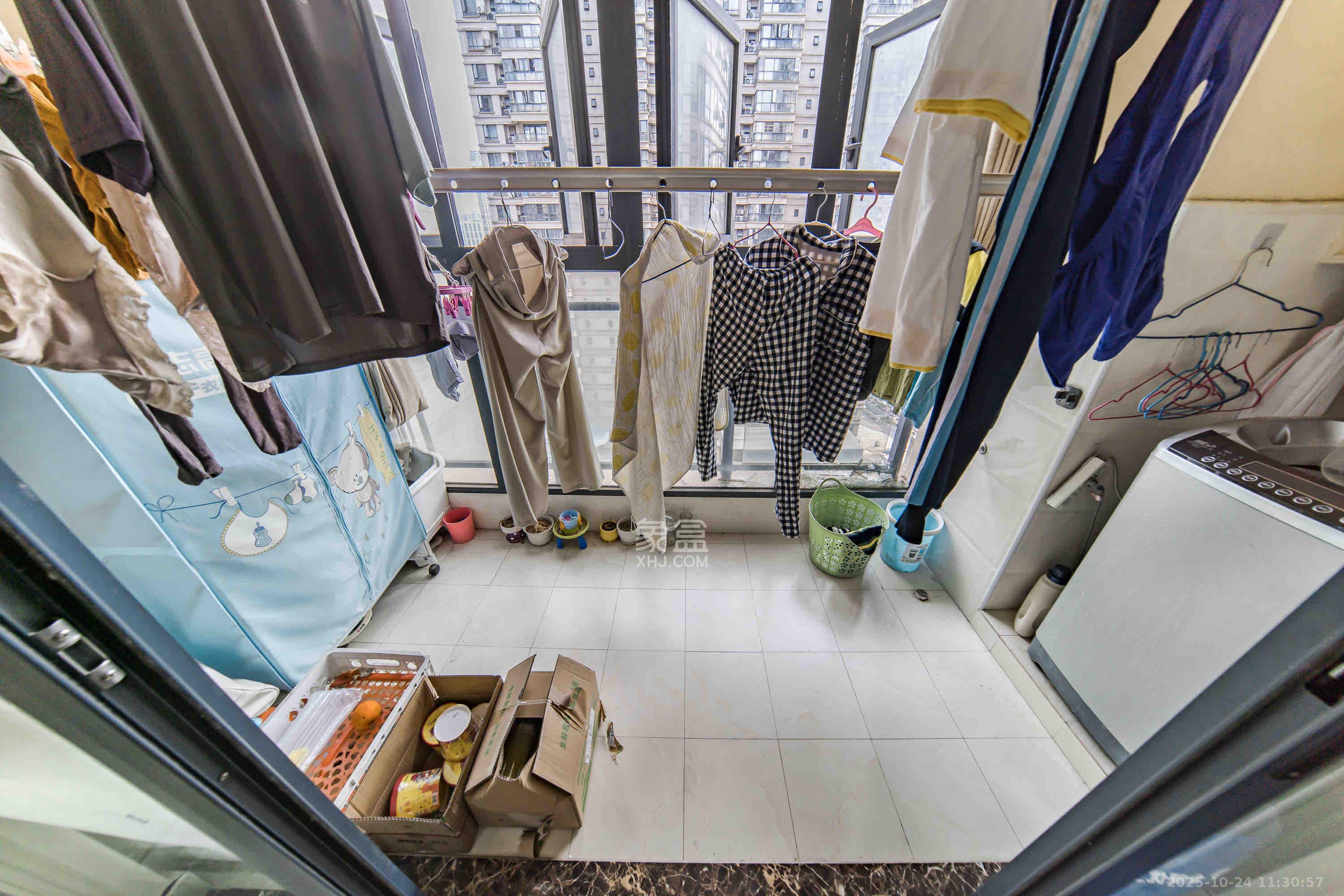 奥克斯广场 3室2厅1卫 3200.0元/月 奥克斯广场 3室2厅1卫 3200.0元/月室内图