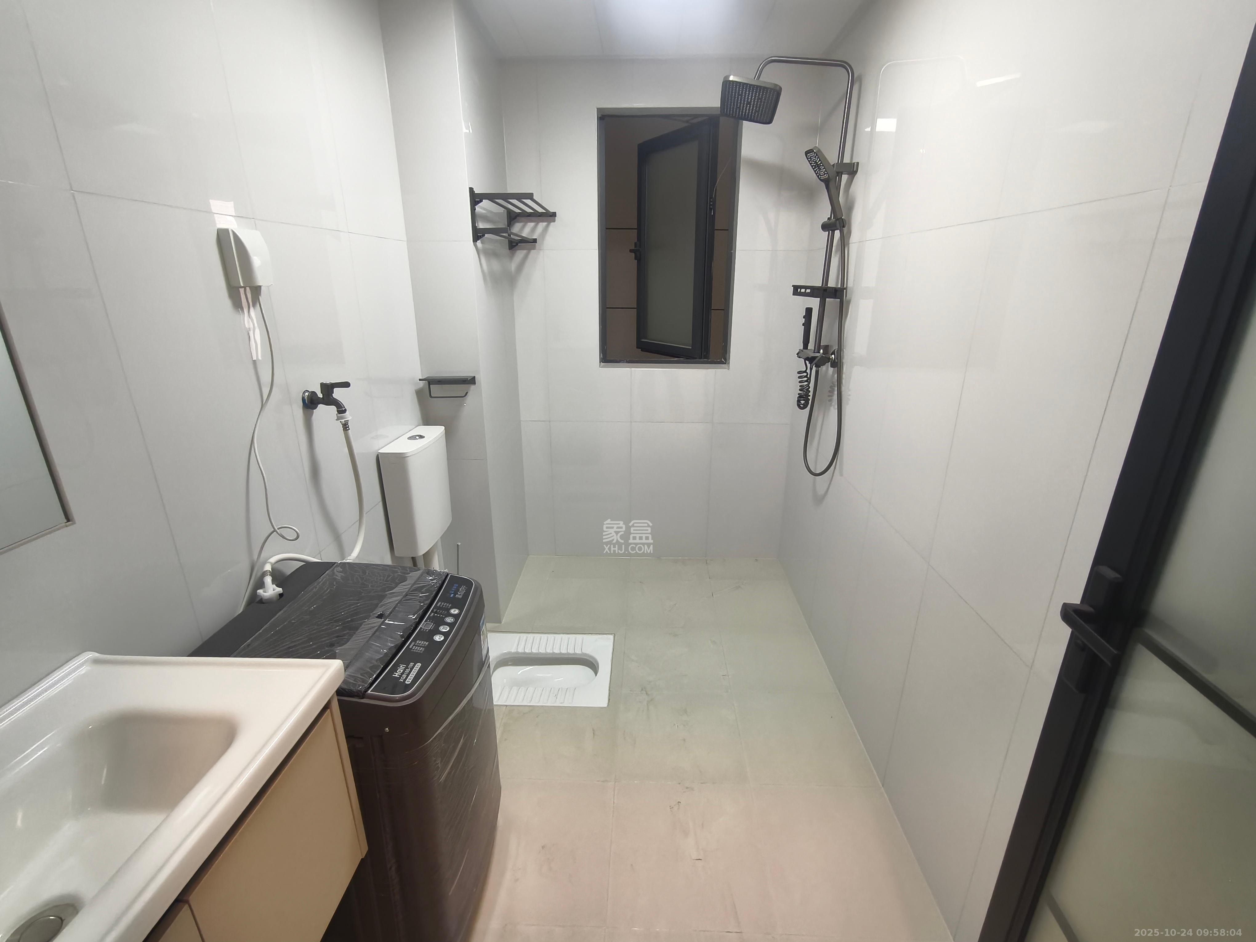 长沙北中心保利时代C区 3室2厅2卫 2300.0元/月 长沙北中心保利时代C区 3室2厅2卫 2300.0元/月室内图