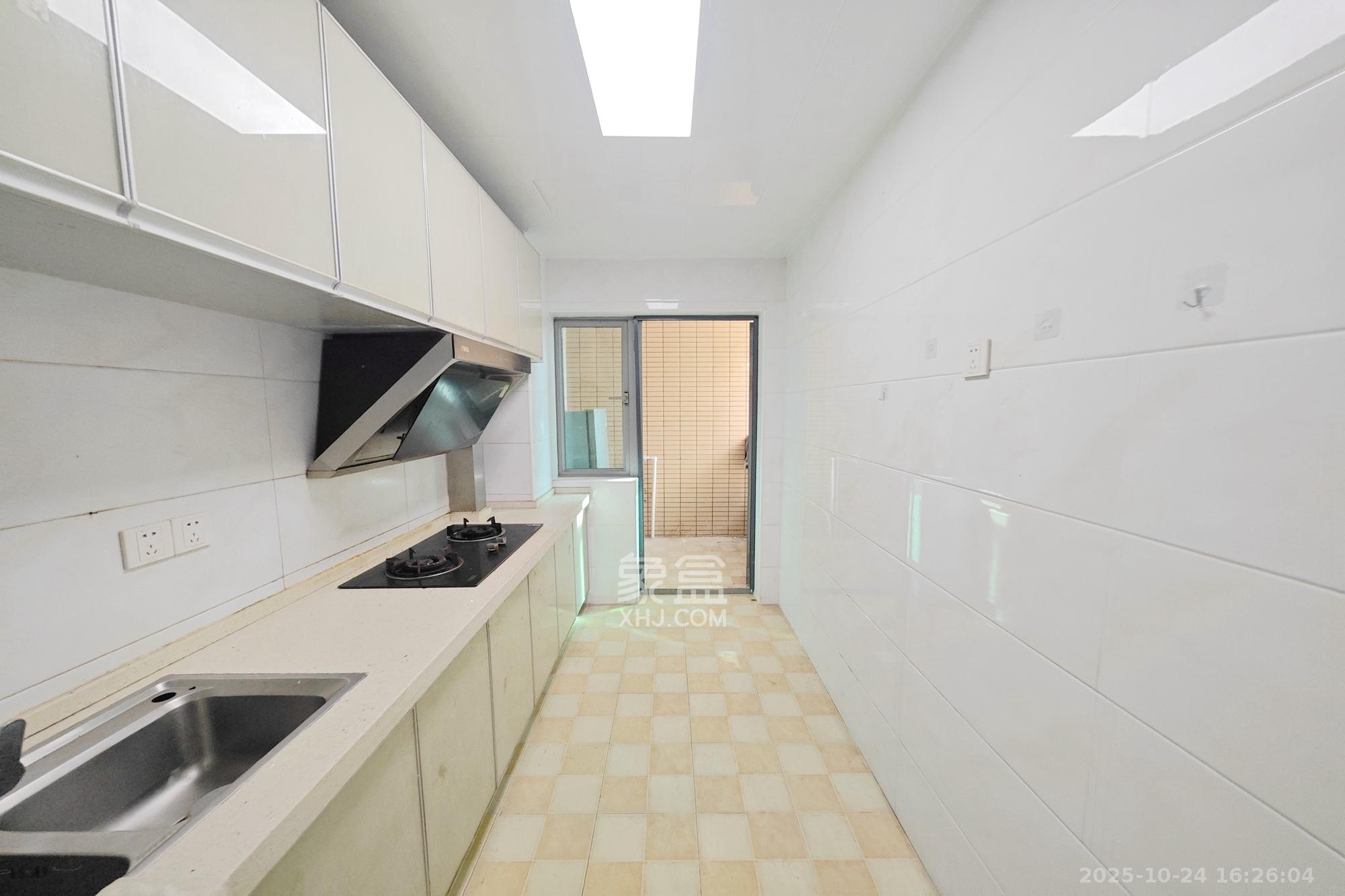 新城新世界一二三期  2室2厅1卫    82.0万厨房