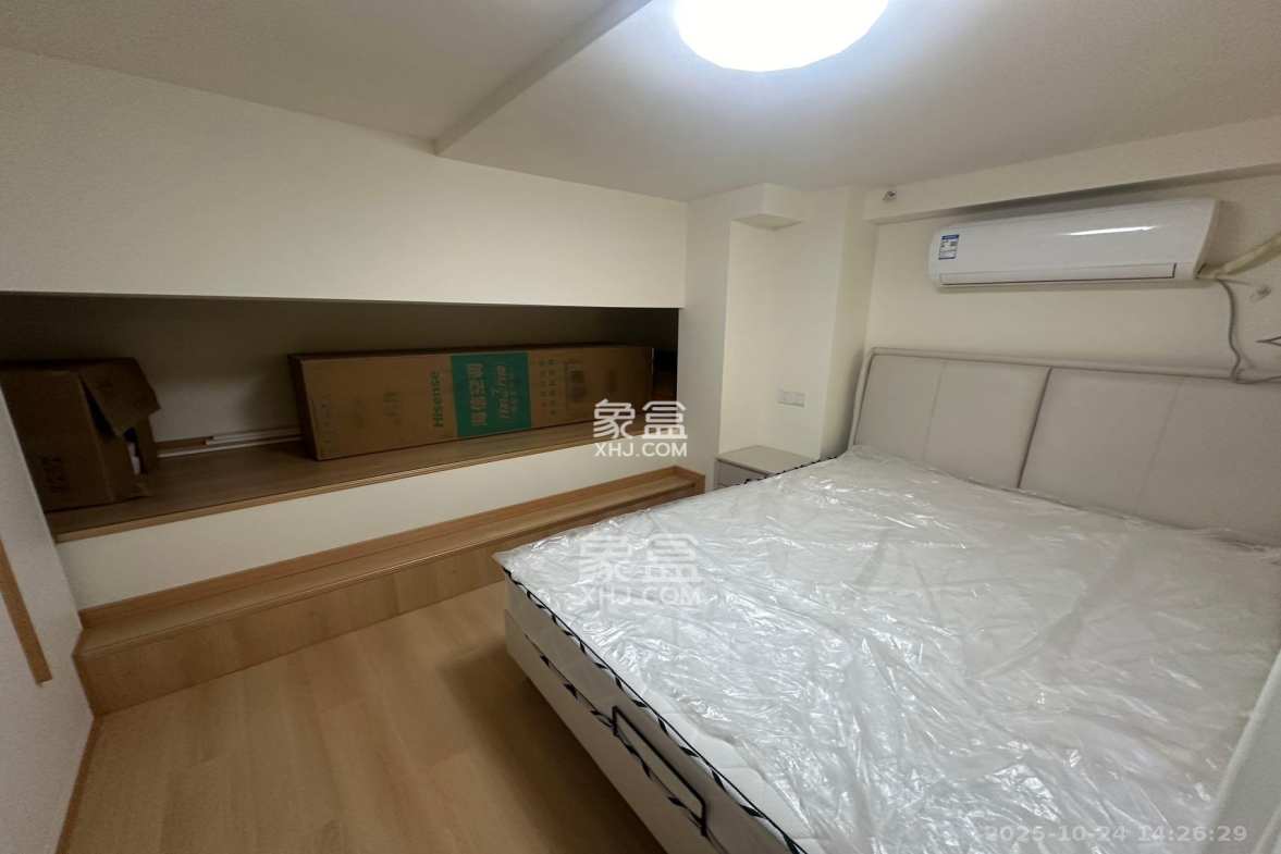 世茂璀璨天城公寓  1室1厅1卫    2300.0元/月 世茂璀璨天城公寓  1室1厅1卫    2300.0元/月室内图