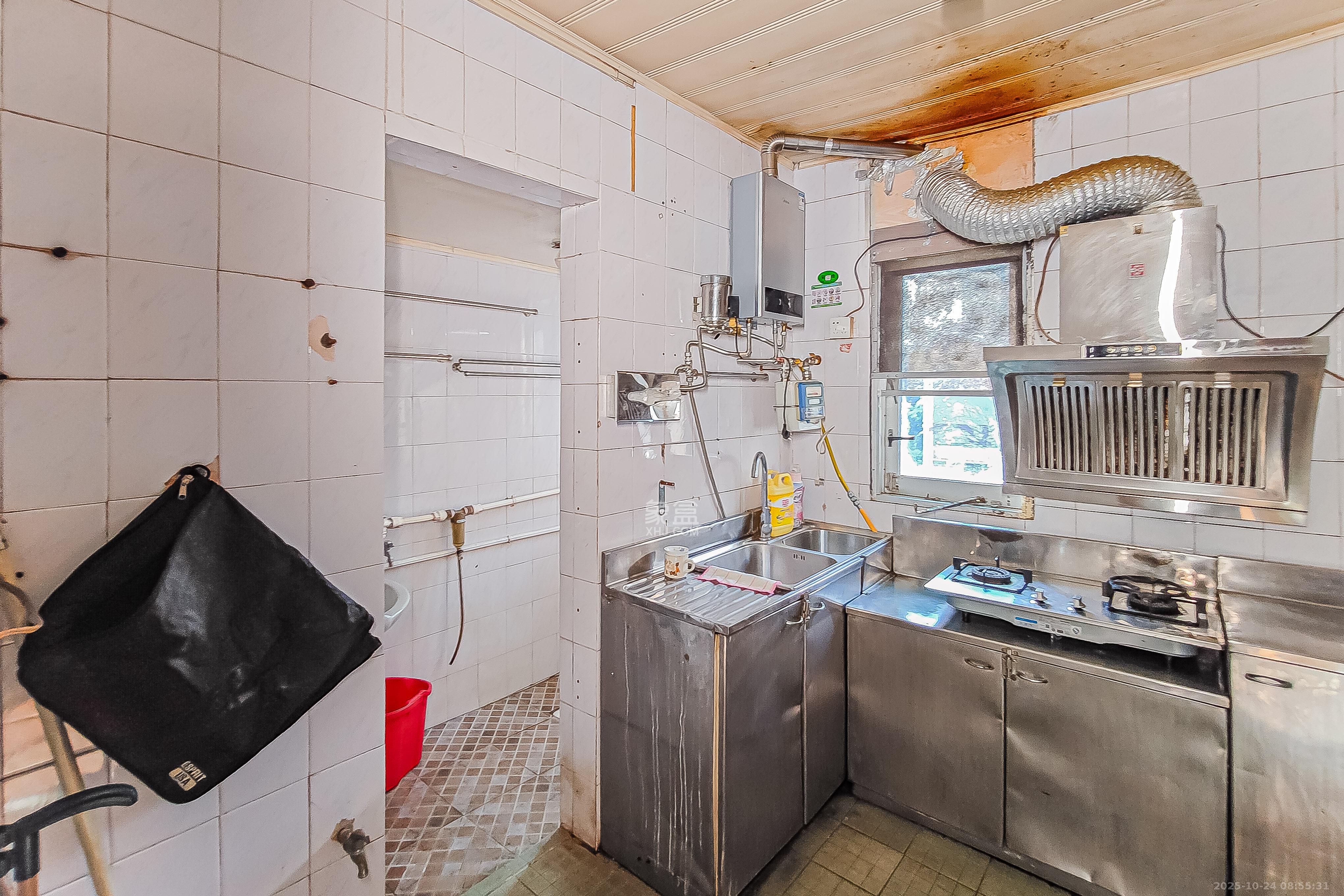 红旗区四片  2室1厅1卫    27.0万厨房