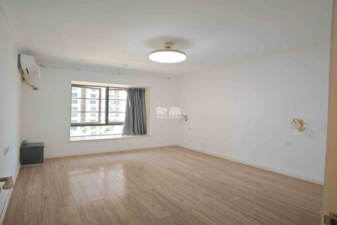 国兴城(C区)  2室2厅1卫    200.0万 国兴城(C区)  2室2厅1卫    200.0万客厅