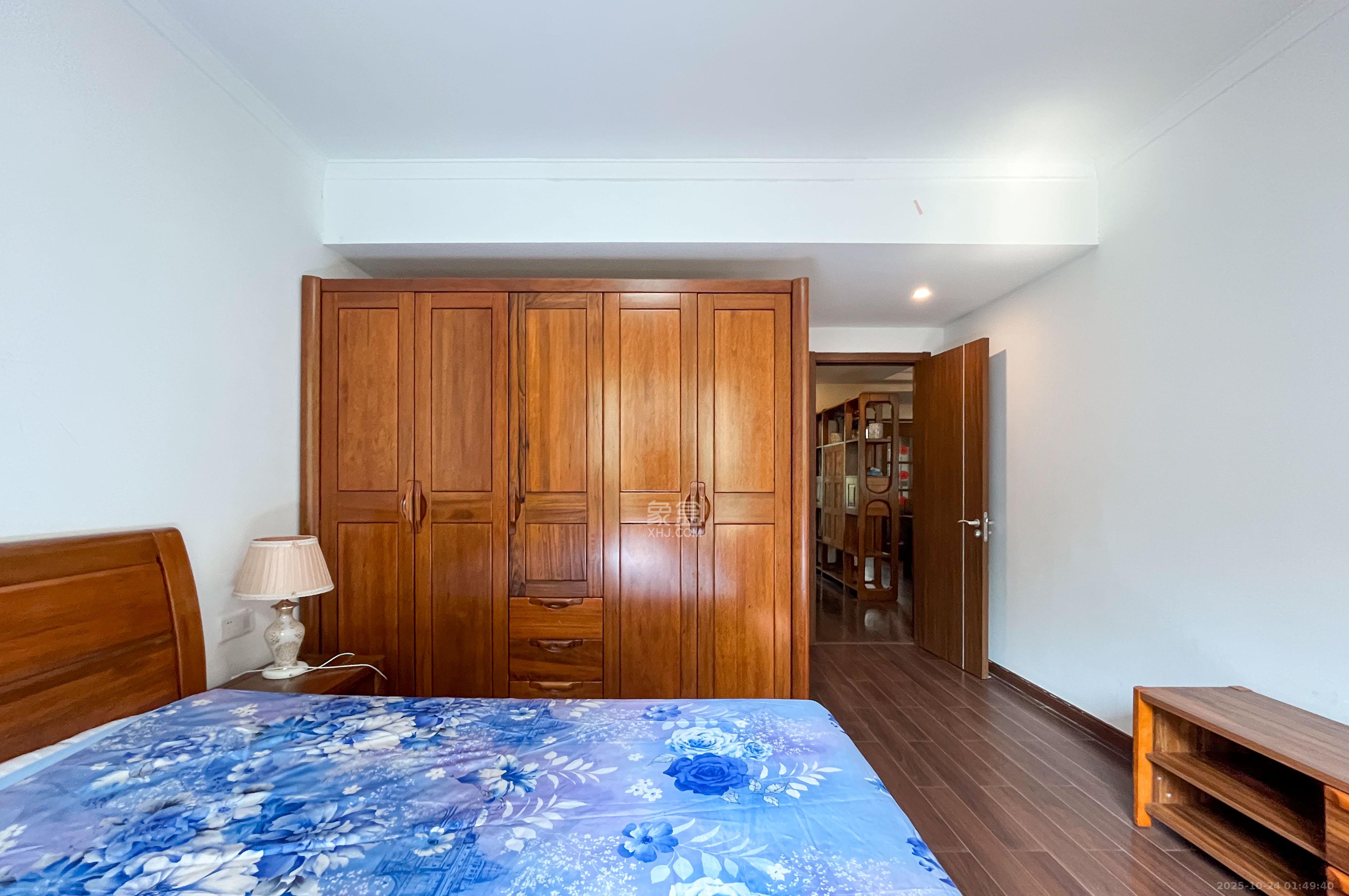 万科里梅溪郡 4室2厅1卫 242.0万 万科里梅溪郡 4室2厅1卫 242.0万其他