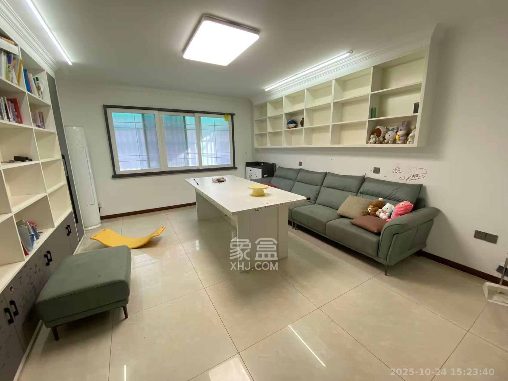 南明苑西区  4室2厅2卫    2700.0元/月 南明苑西区  4室2厅2卫    2700.0元/月室内图