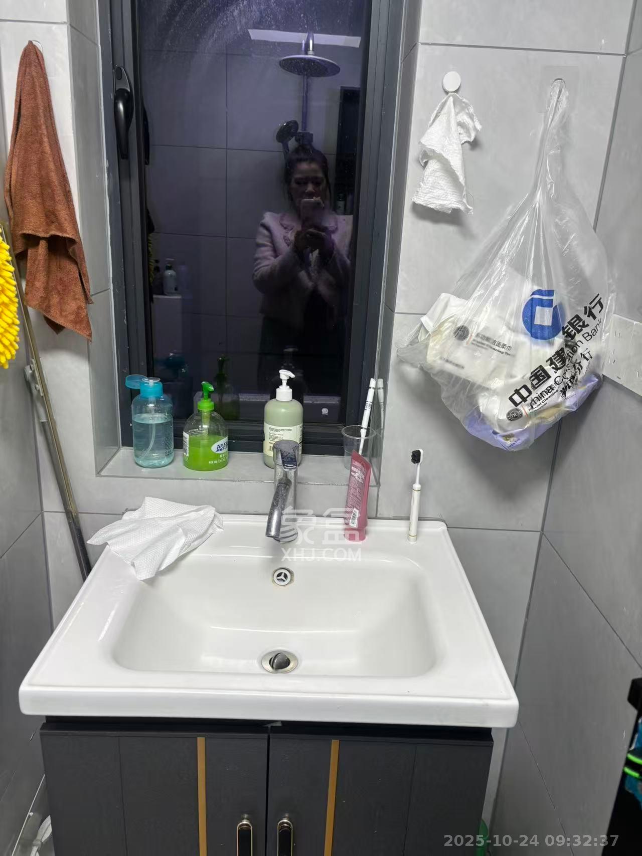 大汉月亮河畔 2室1厅1卫 1500.0元/月 大汉月亮河畔 2室1厅1卫 1500.0元/月室内图