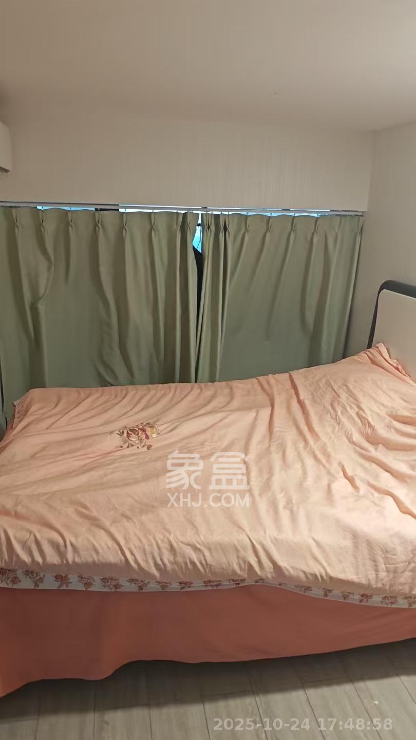 华远华时代  4室2厅2卫    4500.0元/月 华远华时代  4室2厅2卫    4500.0元/月