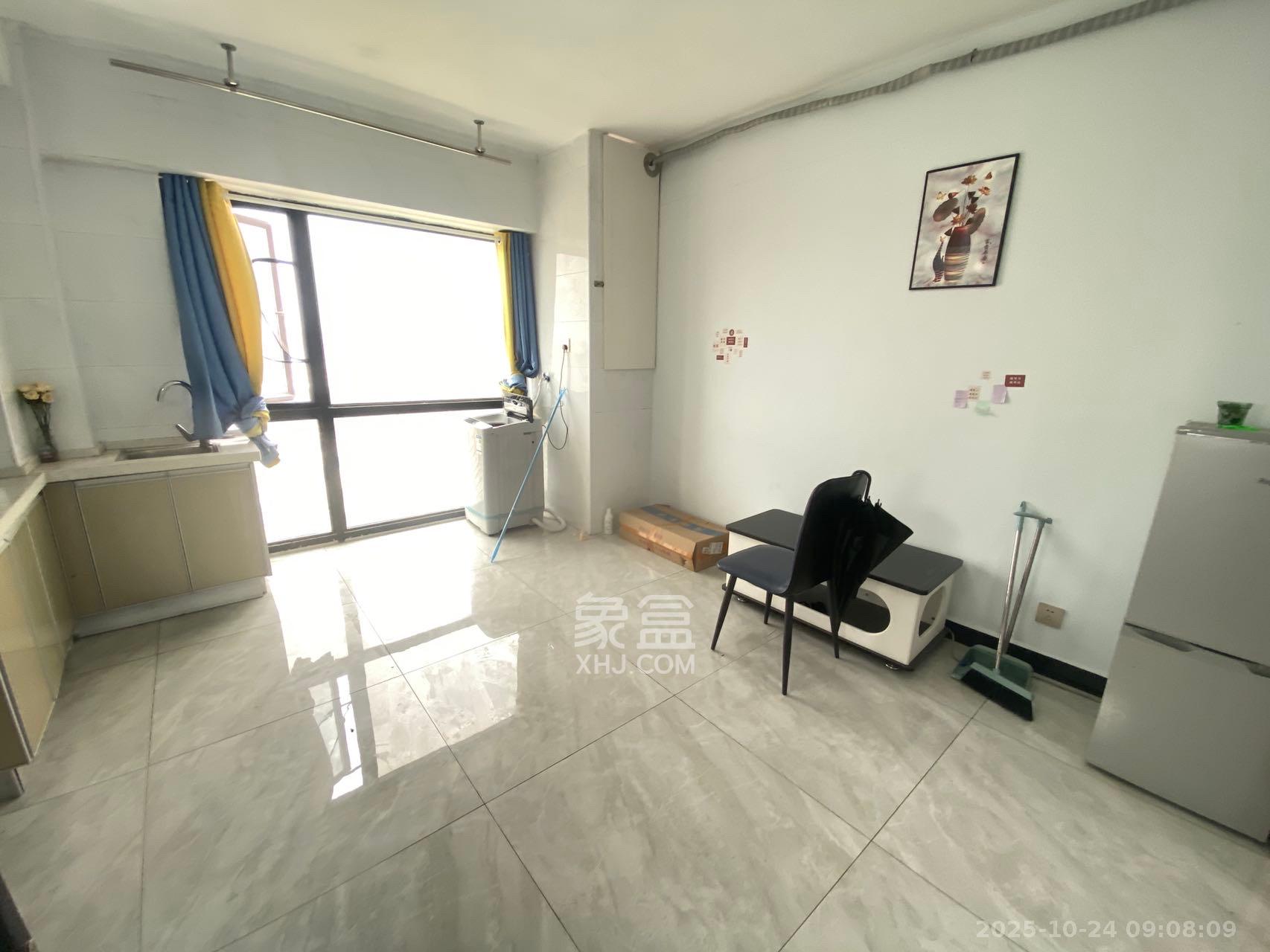 天元涉外景园B区  2室2厅2卫    2000.0元/月室内图