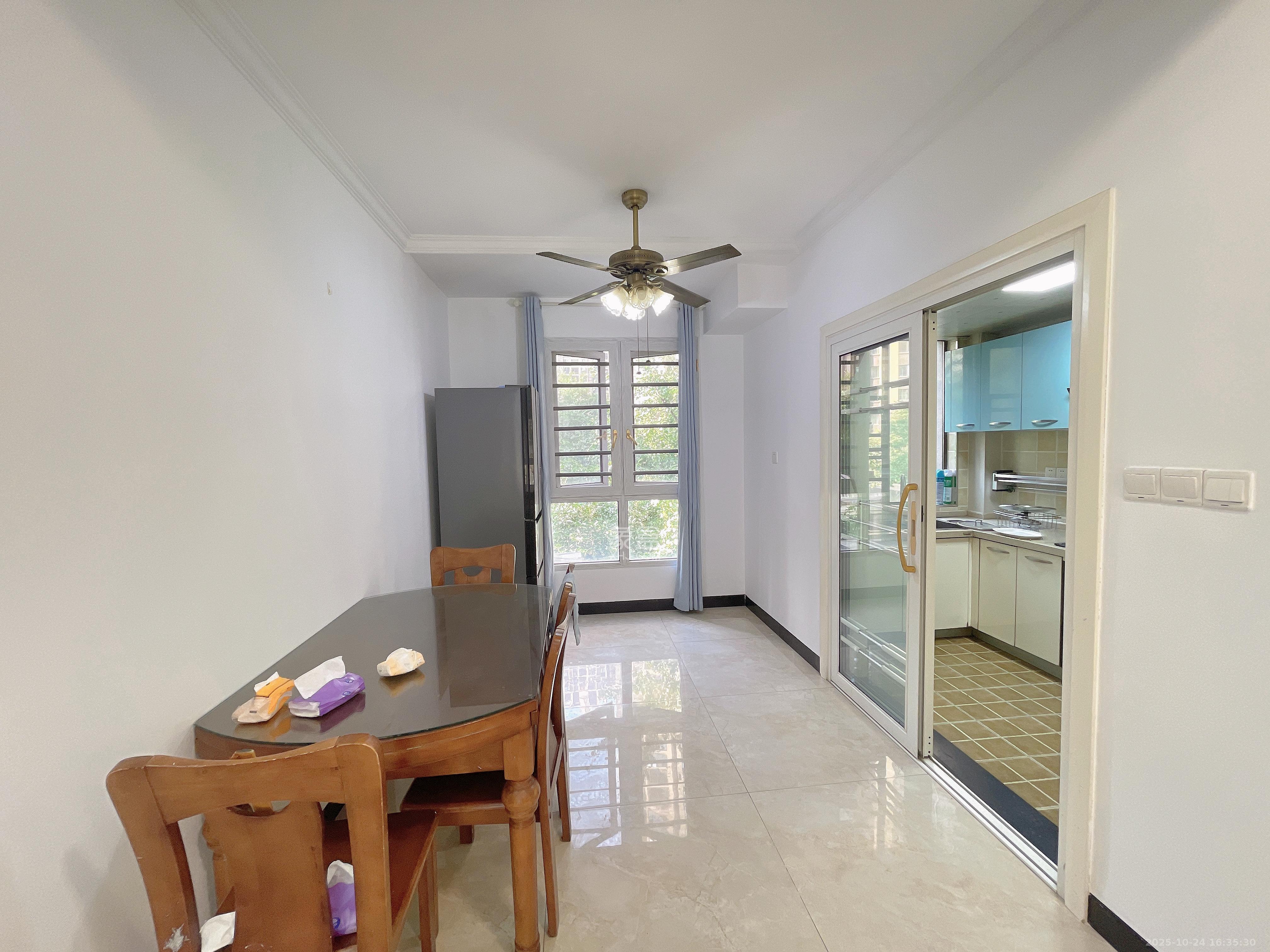 梅溪鑫苑名家  3室2厅2卫    2600.0元/月室内图