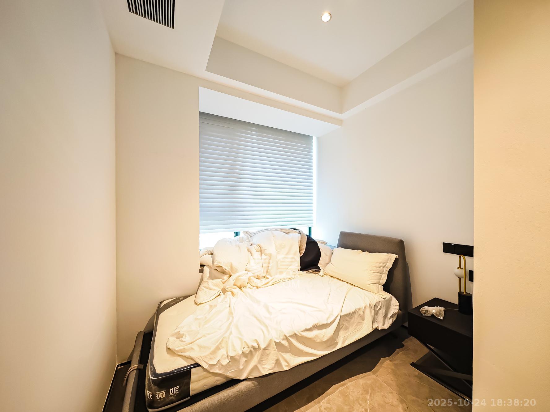 中欣楚天御府B区观澜  5室2厅3卫    1100.0万 中欣楚天御府B区观澜  5室2厅3卫    1100.0万卧室