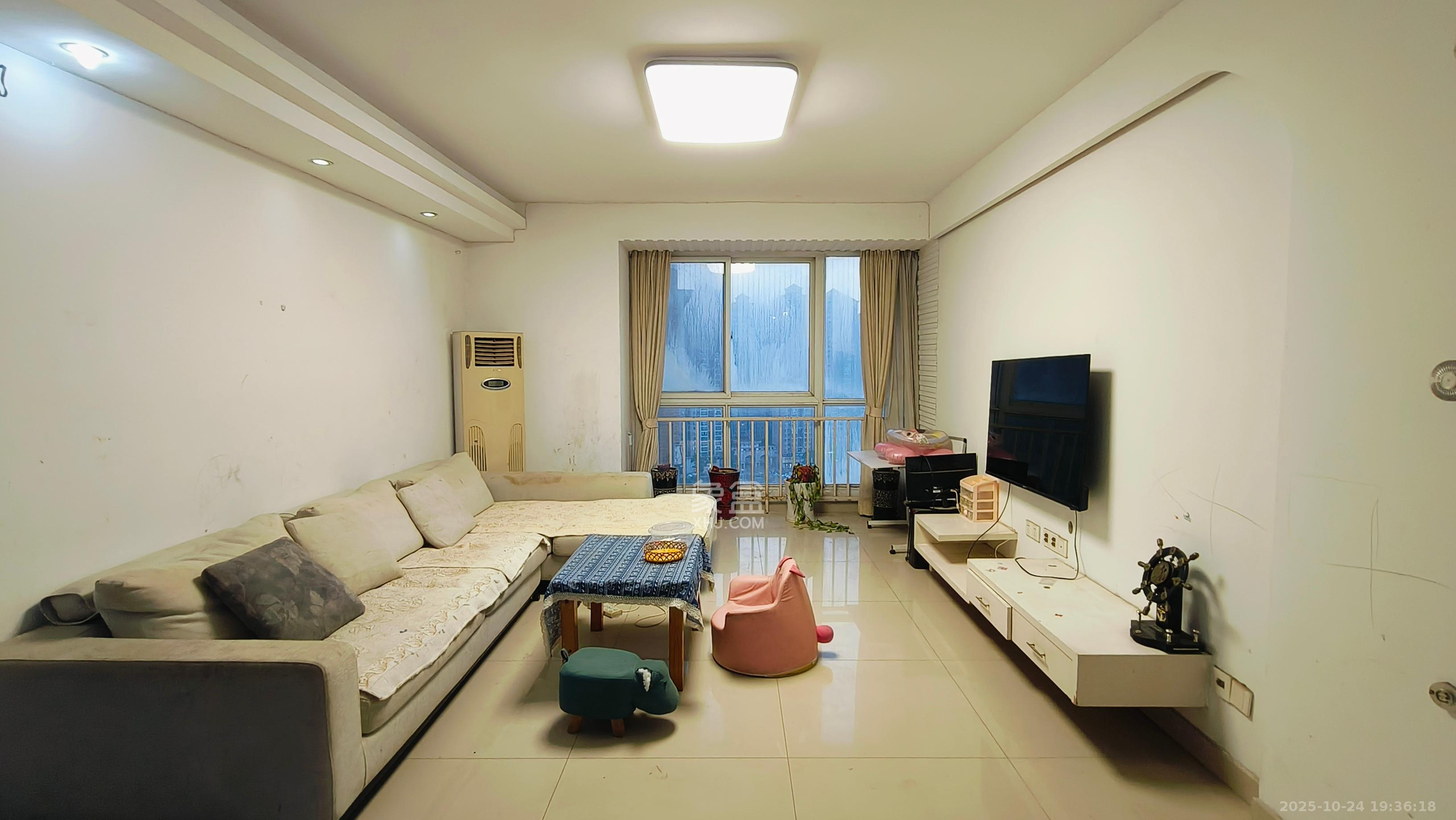 筑梦园  3室2厅2卫    2000.0元/月 筑梦园  3室2厅2卫    2000.0元/月室内图