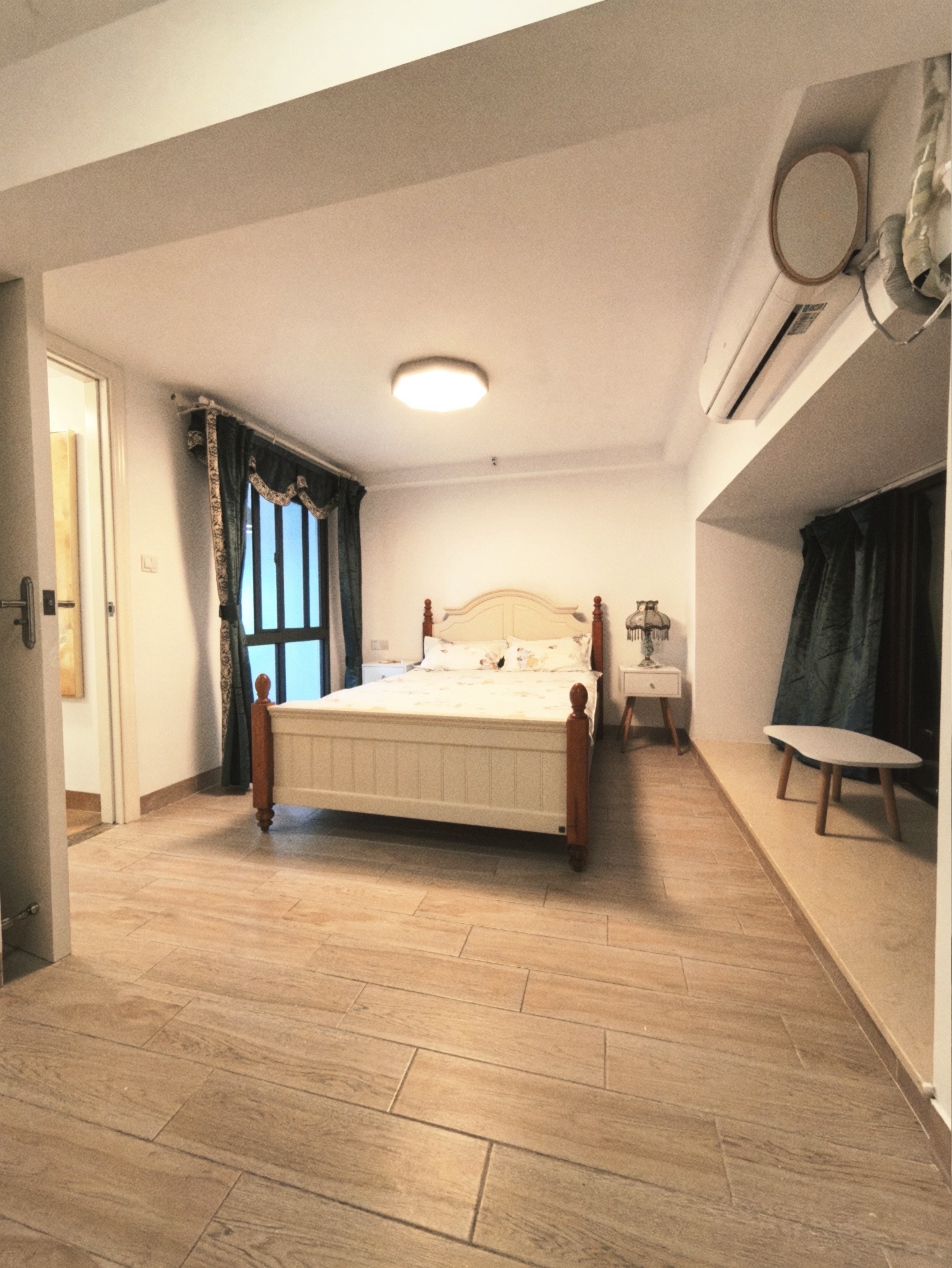 绿地海长流五期(绿地缤纷城)  2室2厅2卫    2200.0元/月 绿地海长流五期(绿地缤纷城)  2室2厅2卫    2200.0元/月室内图