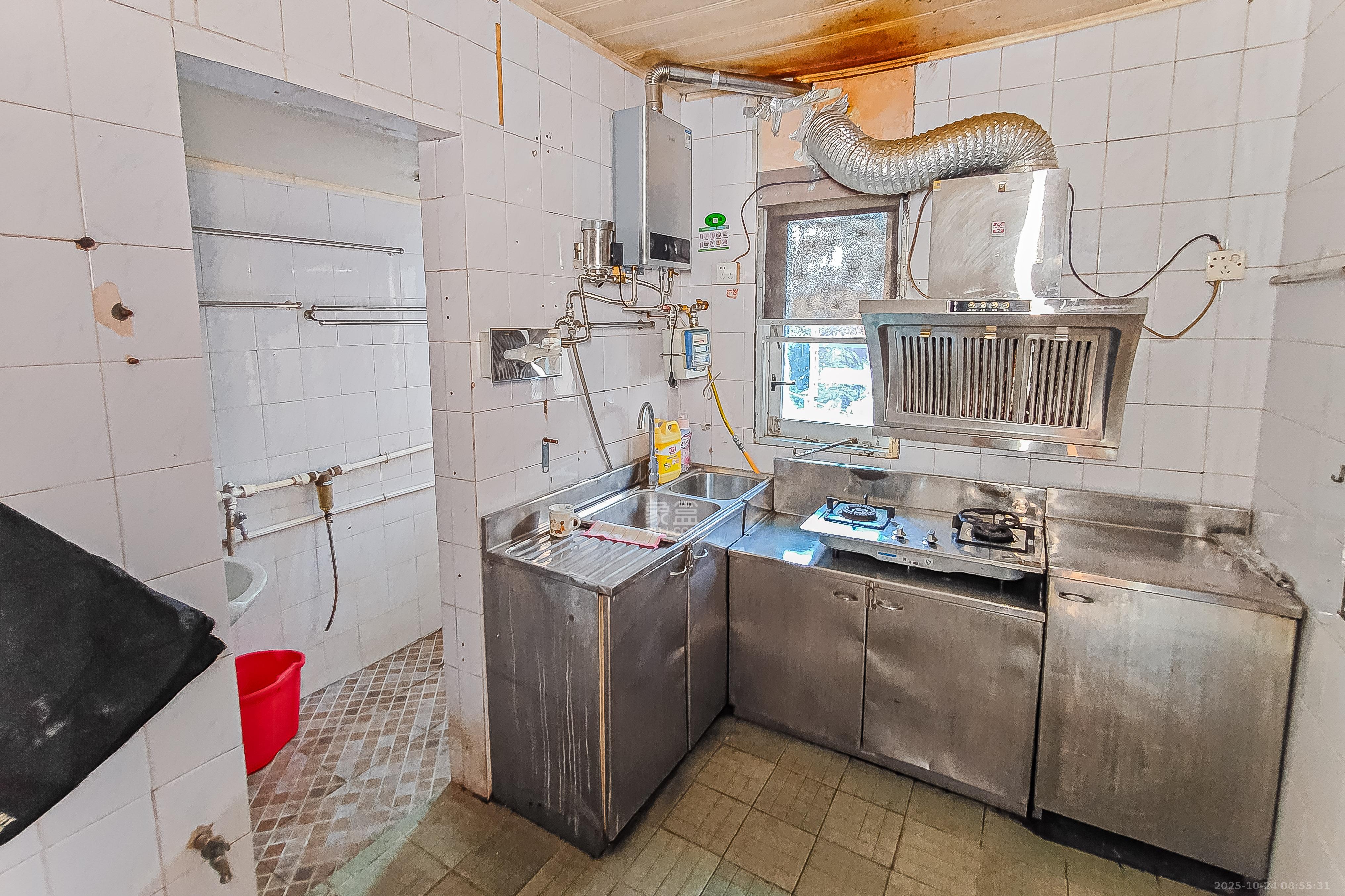 红旗区四片  2室1厅1卫    27.0万厨房