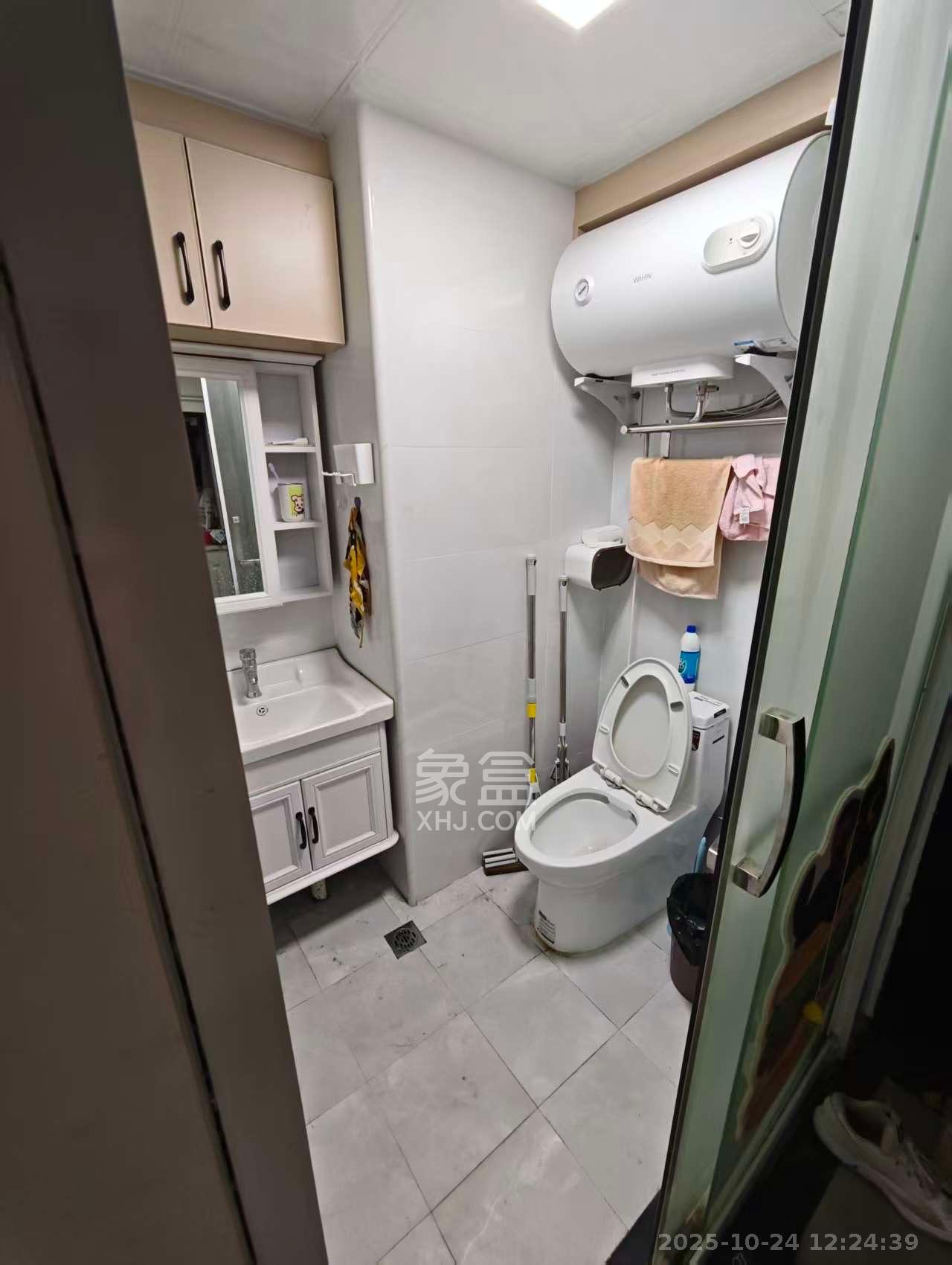 东盈商业广场(华泉城市广场)  1室1厅1卫    1800.0元/月 东盈商业广场(华泉城市广场)  1室1厅1卫    1800.0元/月室内图