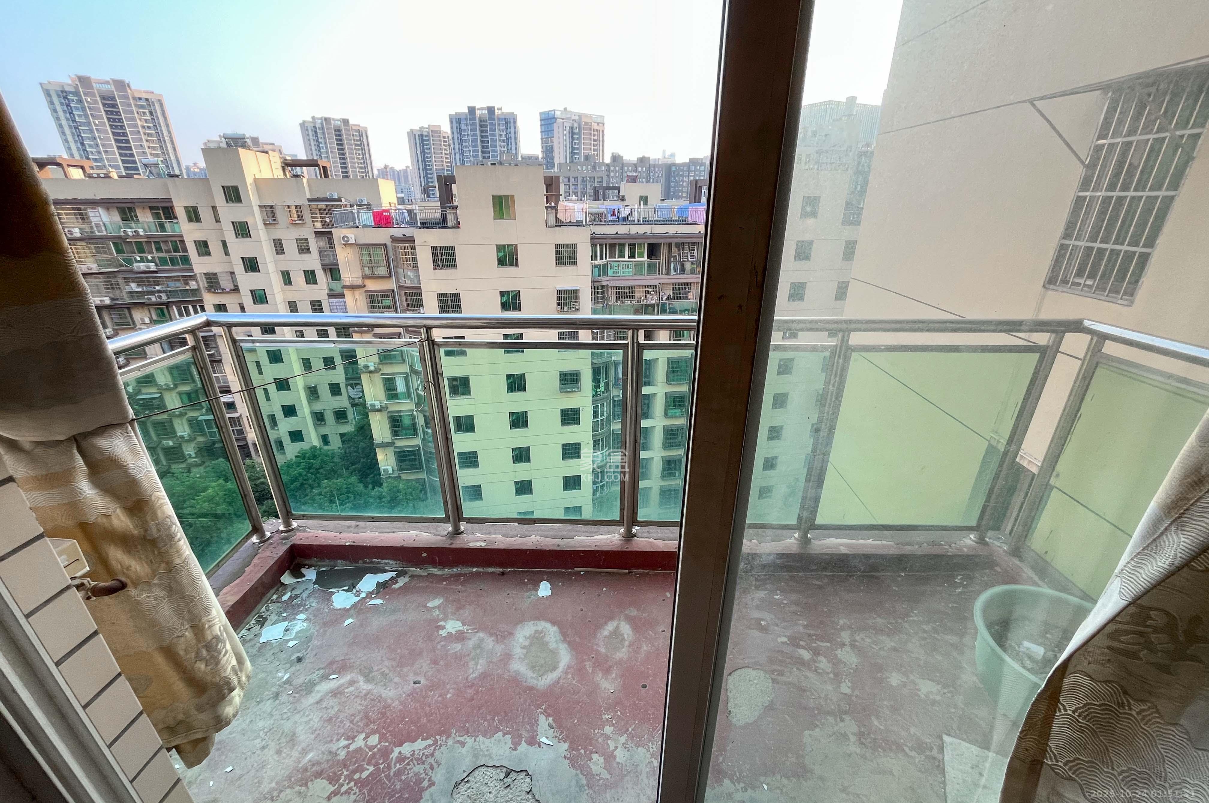 麓谷加州阳光  3室2厅2卫    85.0万 麓谷加州阳光  3室2厅2卫    85.0万其他