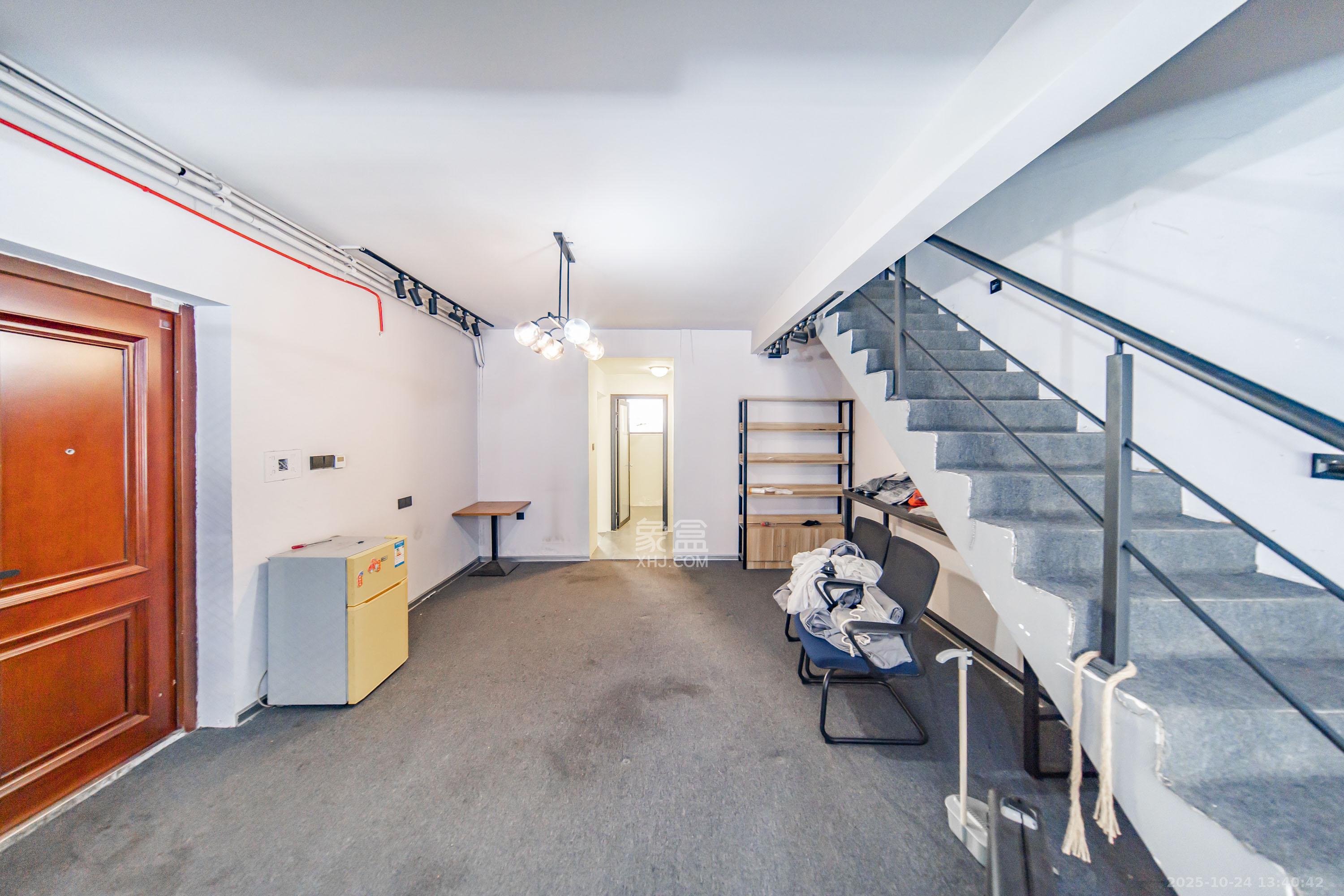 洋湖18克拉（旷远洋湖18克拉）  5室1厅3卫    290.0万其他